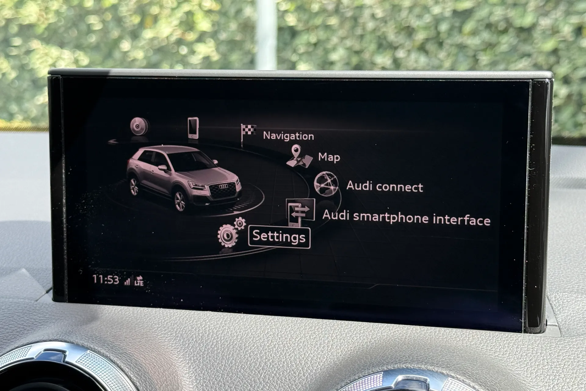 Audi Q2 thumbnail image number 22
