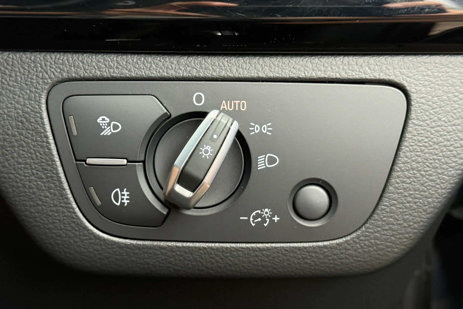 Audi Q5 thumbnail image number 28