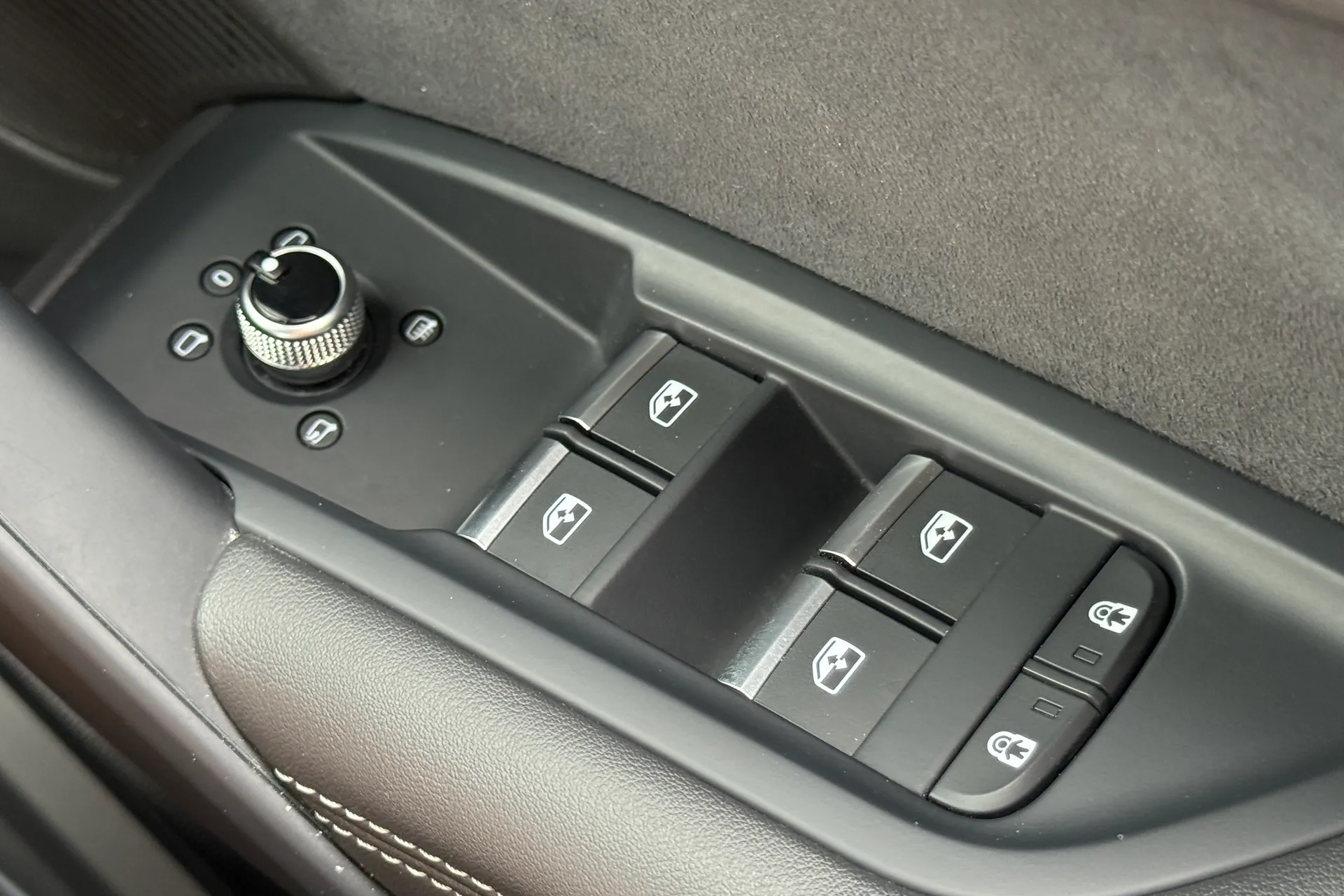 Audi Q5 thumbnail image number 24
