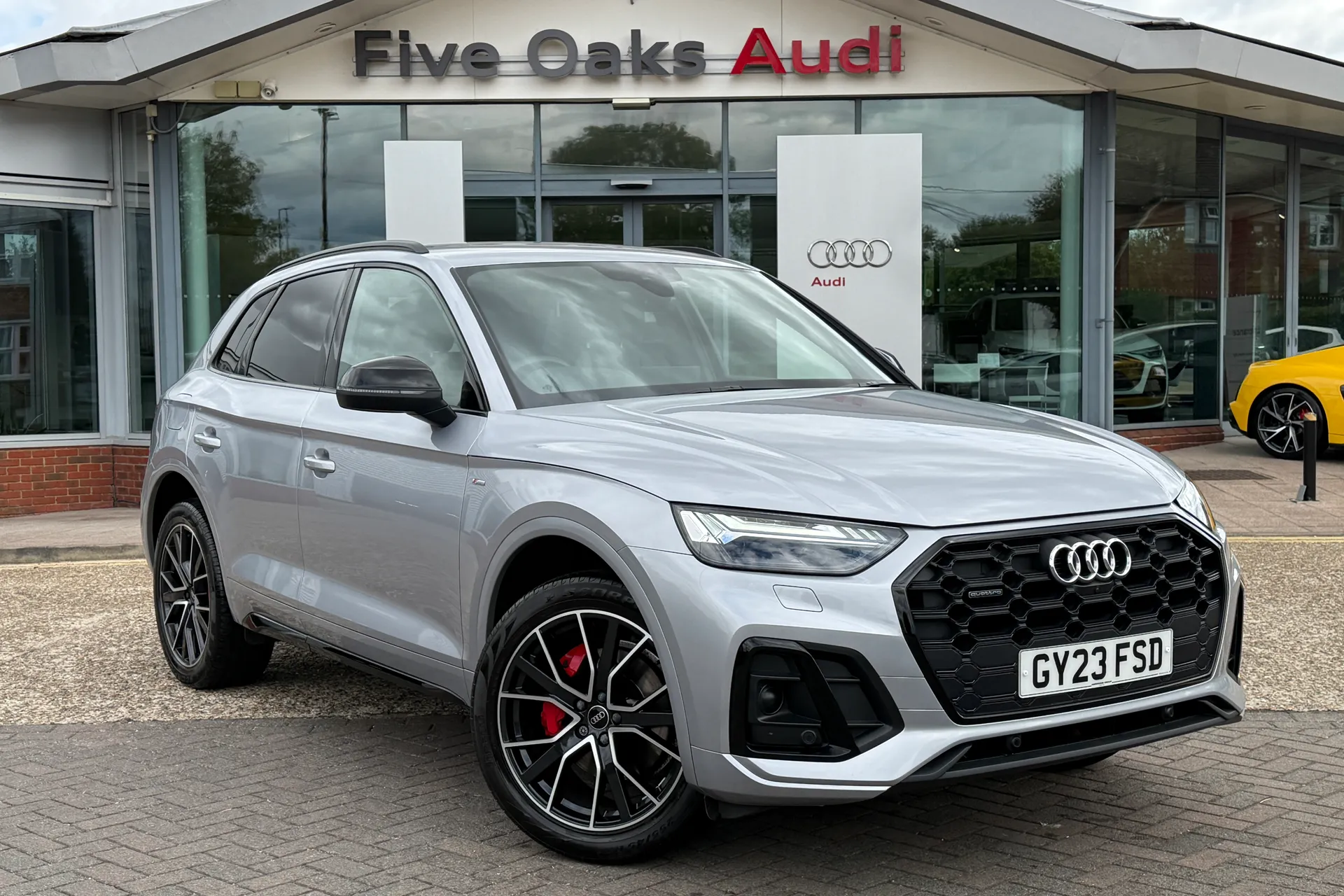 Audi Q5 focused image