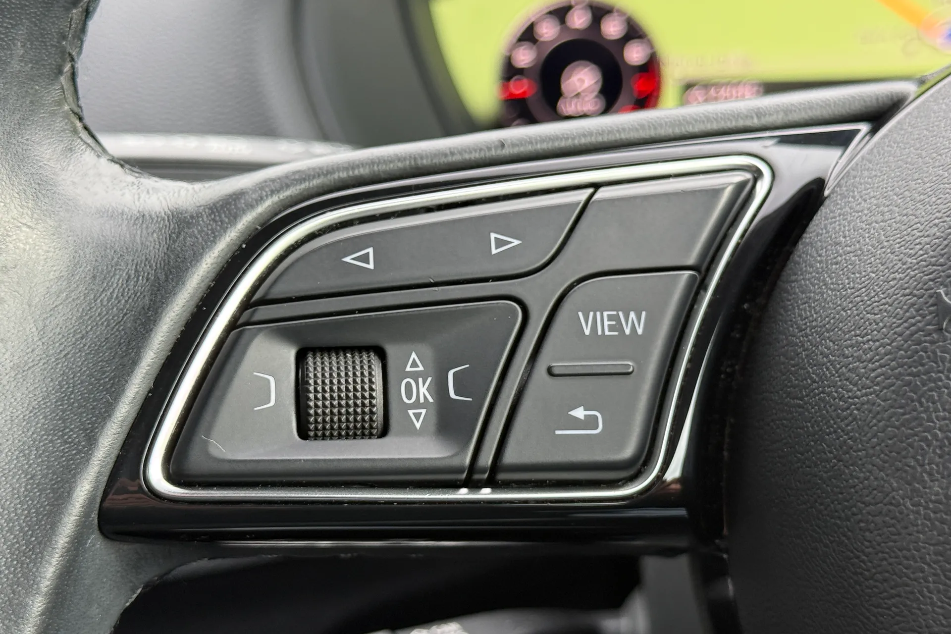 Audi Q2 thumbnail image number 21