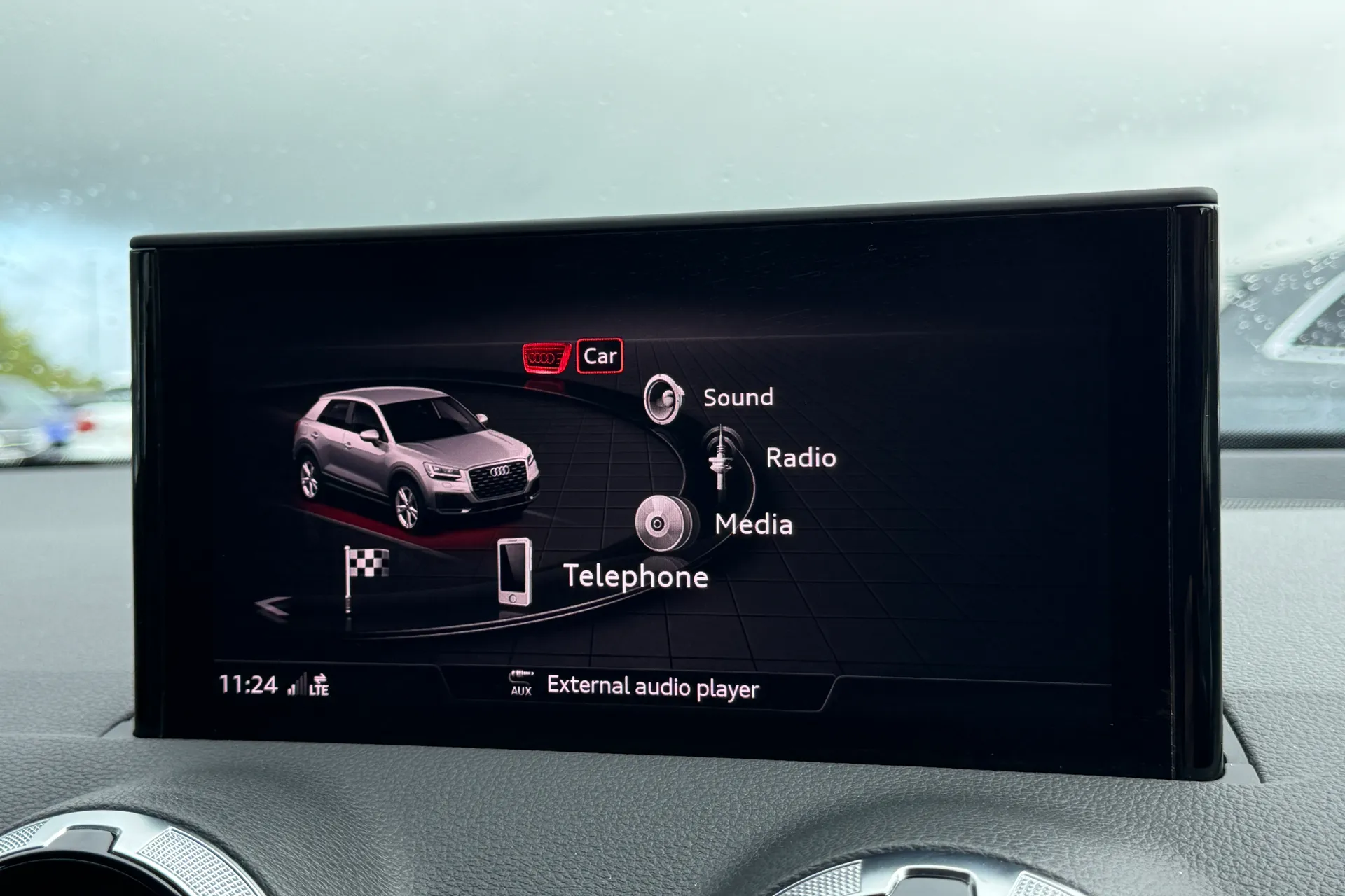 Audi Q2 thumbnail image number 14