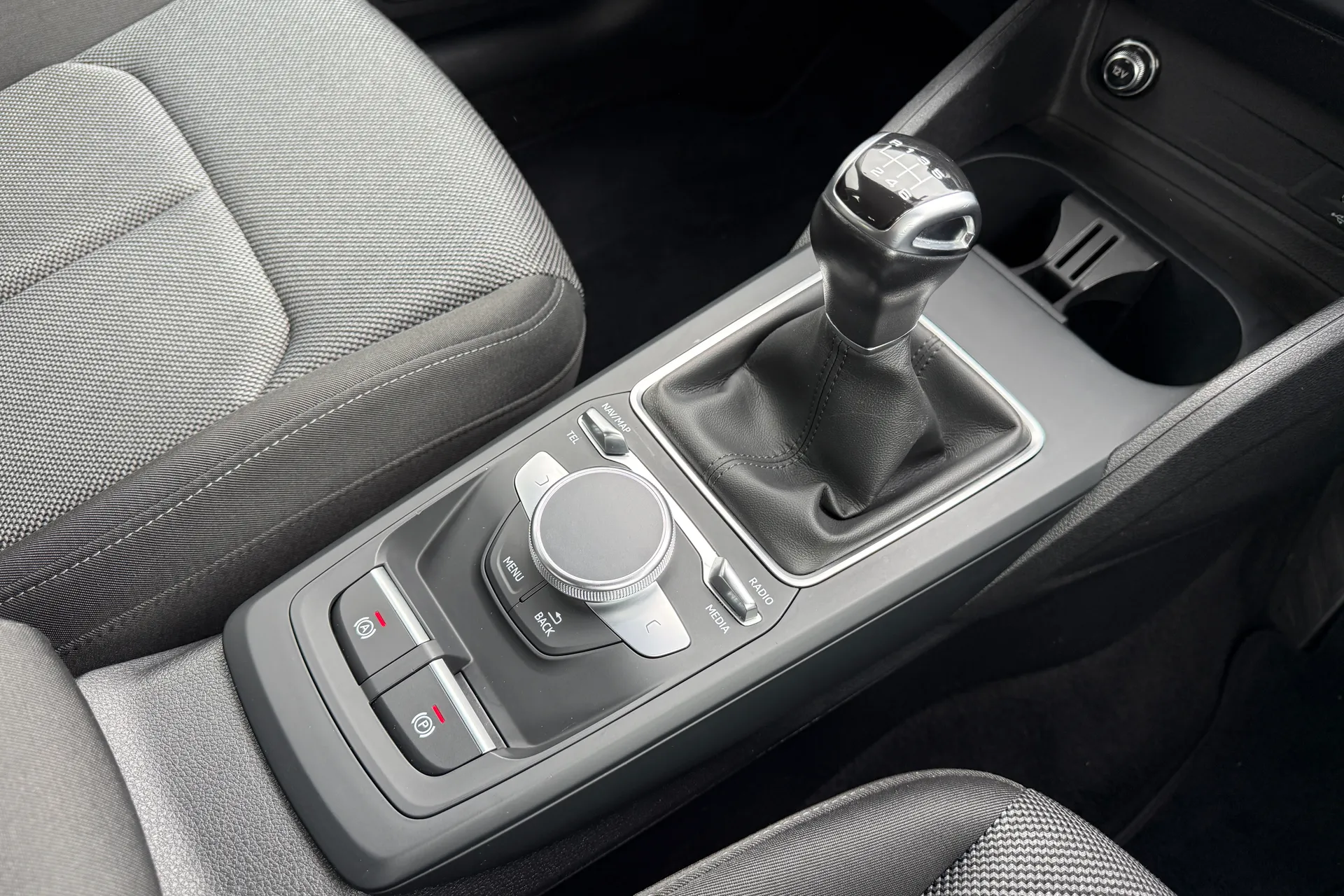 Audi Q2 thumbnail image number 39