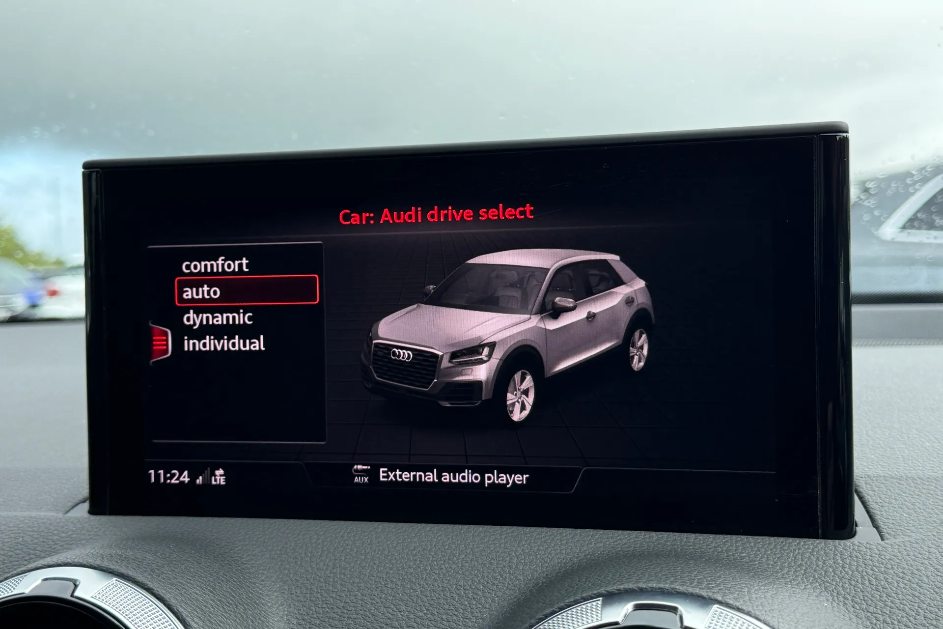 Audi Q2 thumbnail image number 11
