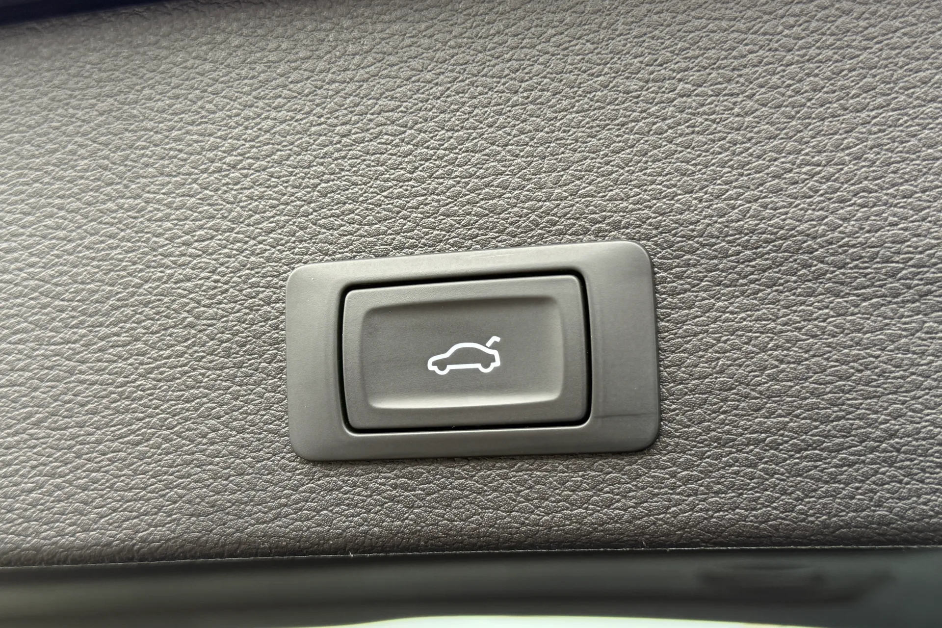 Audi Q2 thumbnail image number 36