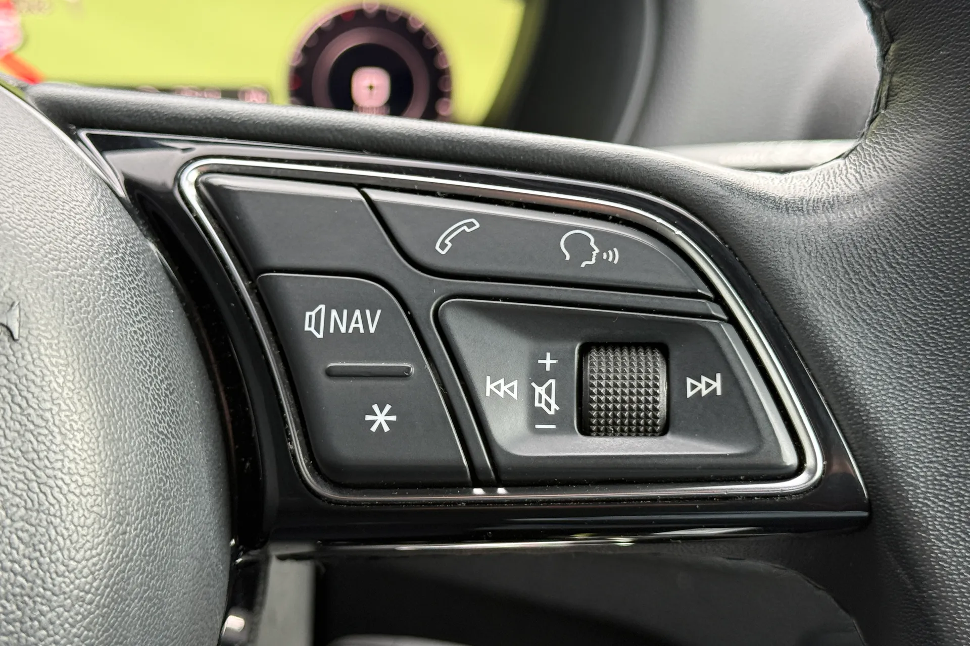 Audi Q2 thumbnail image number 22