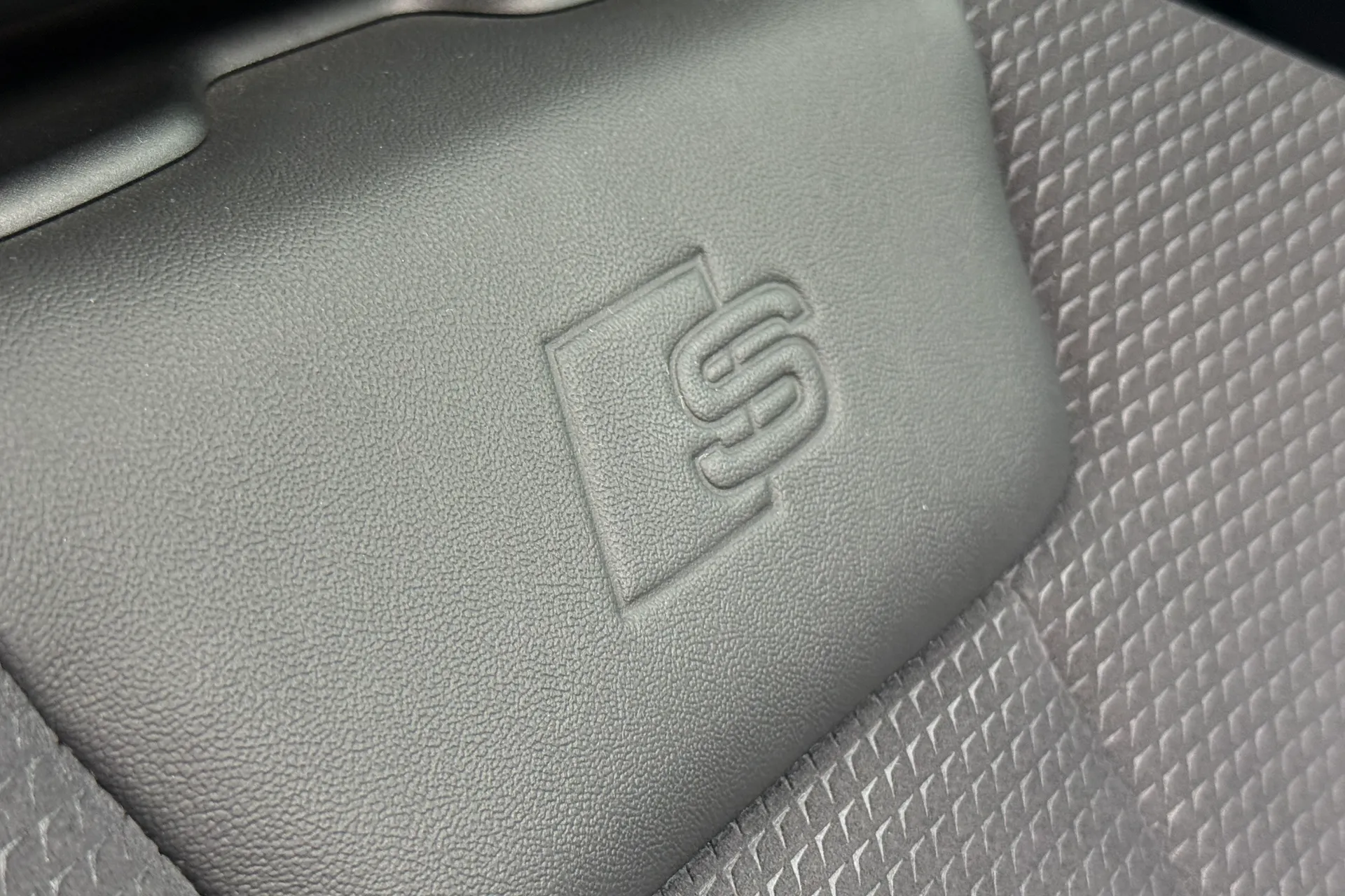 Audi A5 thumbnail image number 36