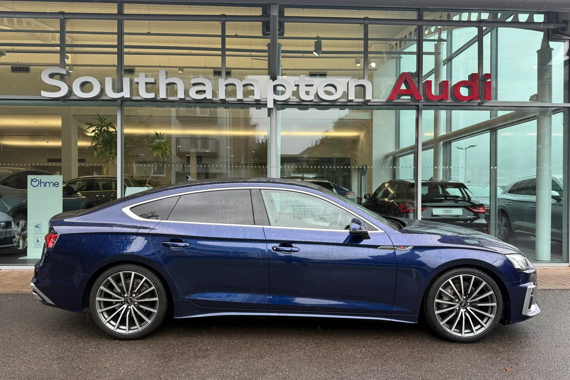 Audi A5 thumbnail image number 2