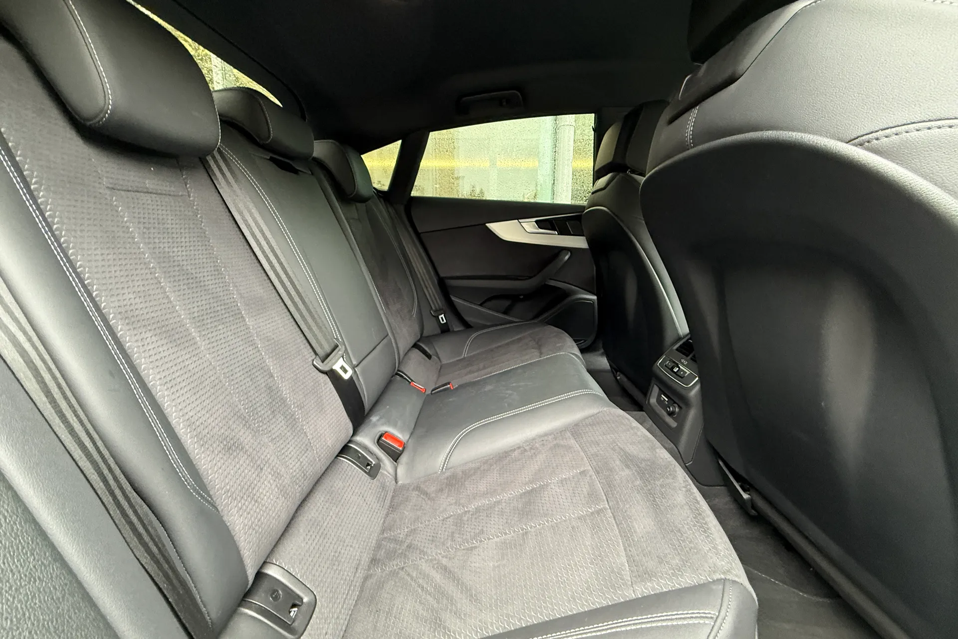 Audi A5 thumbnail image number 43