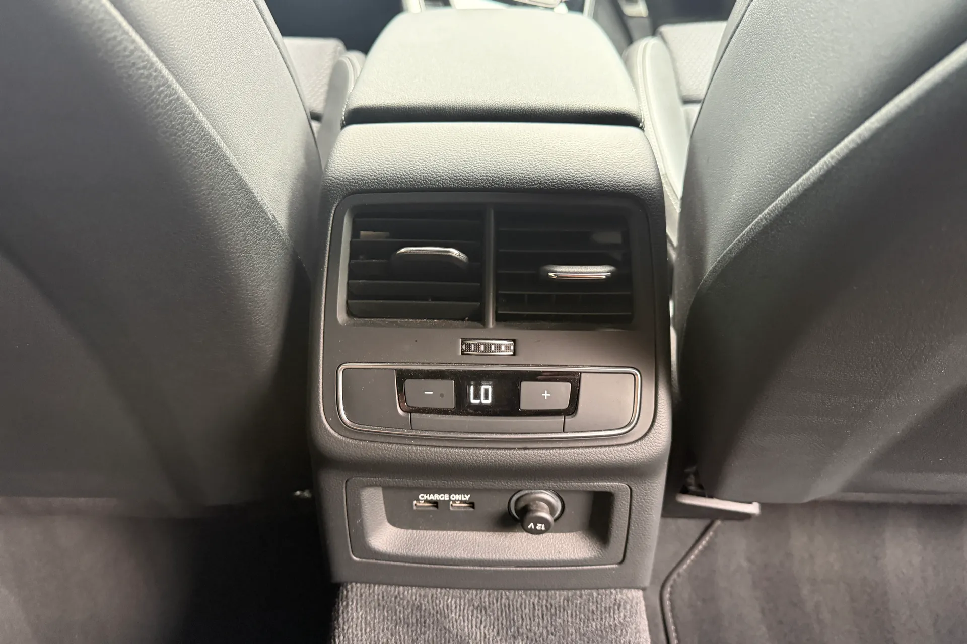 Audi A5 thumbnail image number 45