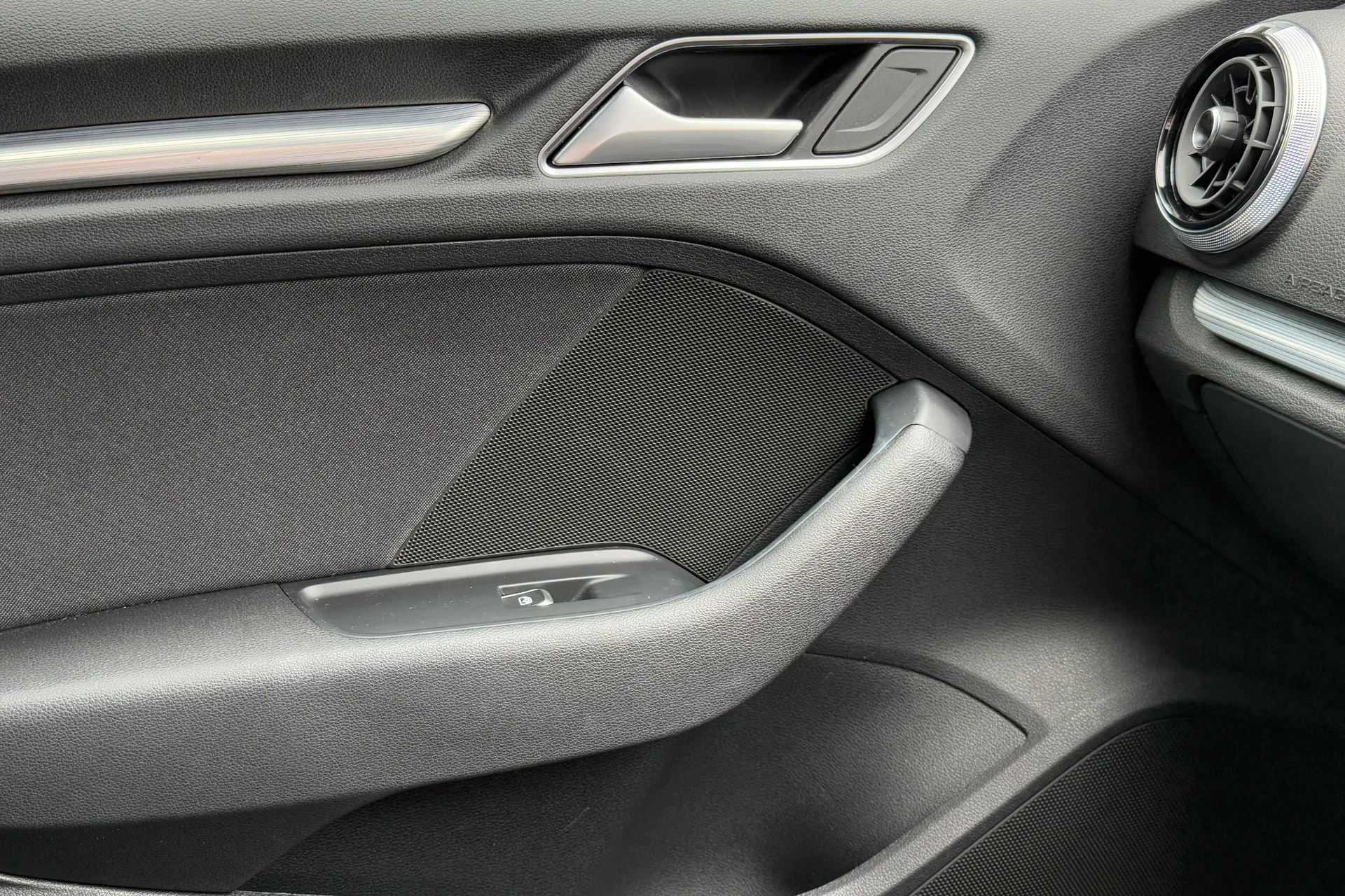 Audi A3 thumbnail image number 21