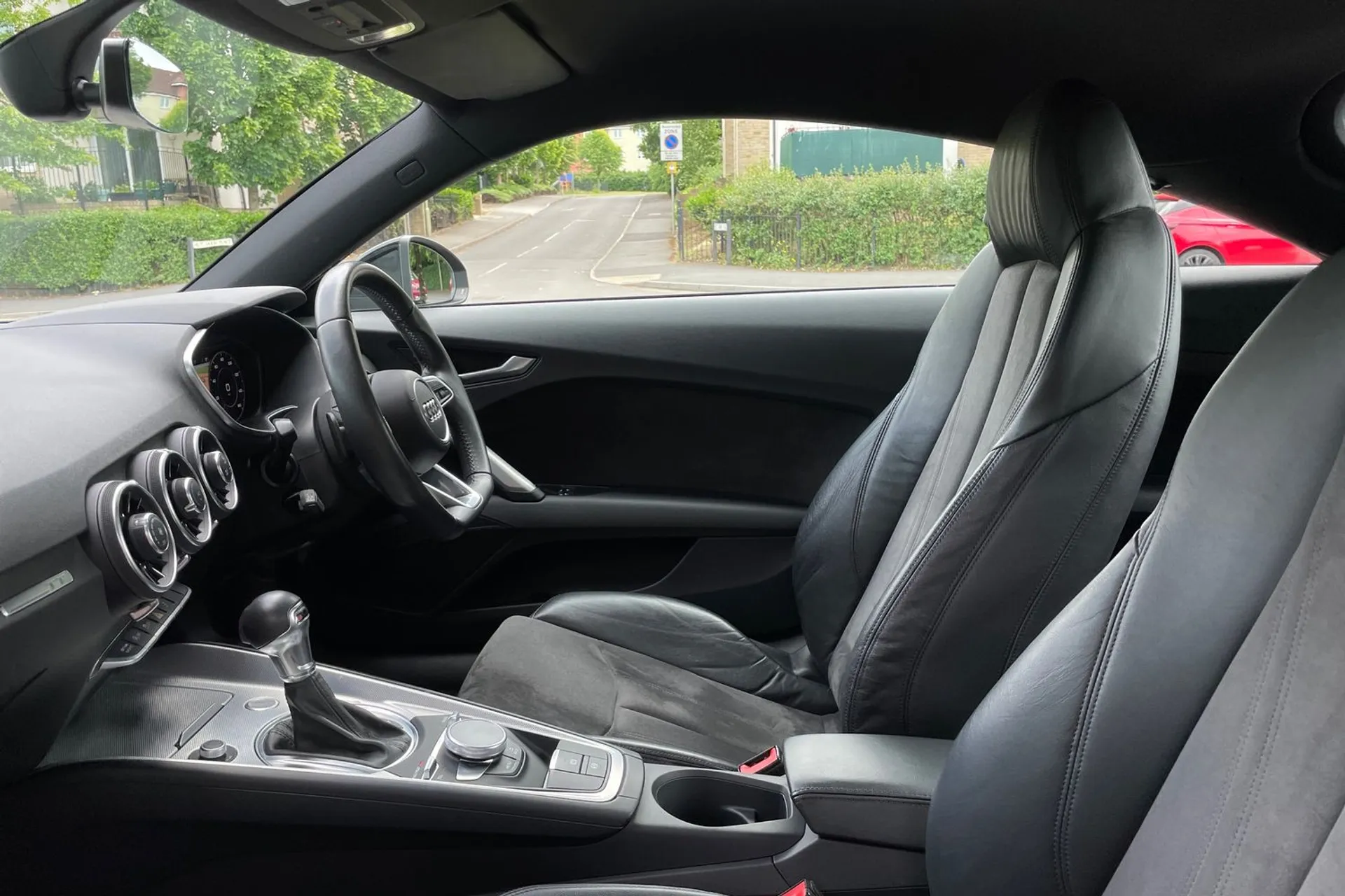 Audi TT thumbnail image number 27