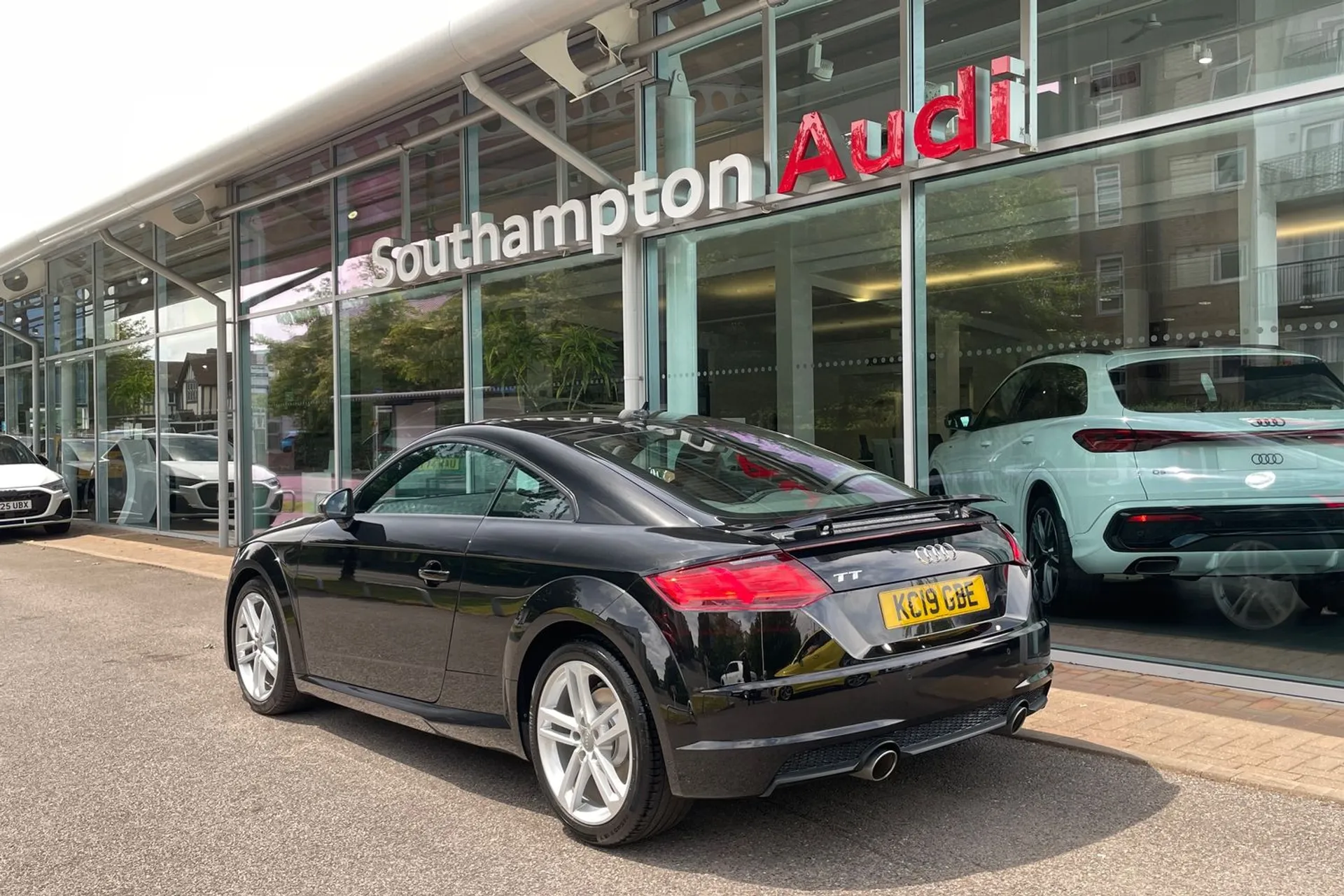 Audi TT thumbnail image number 7