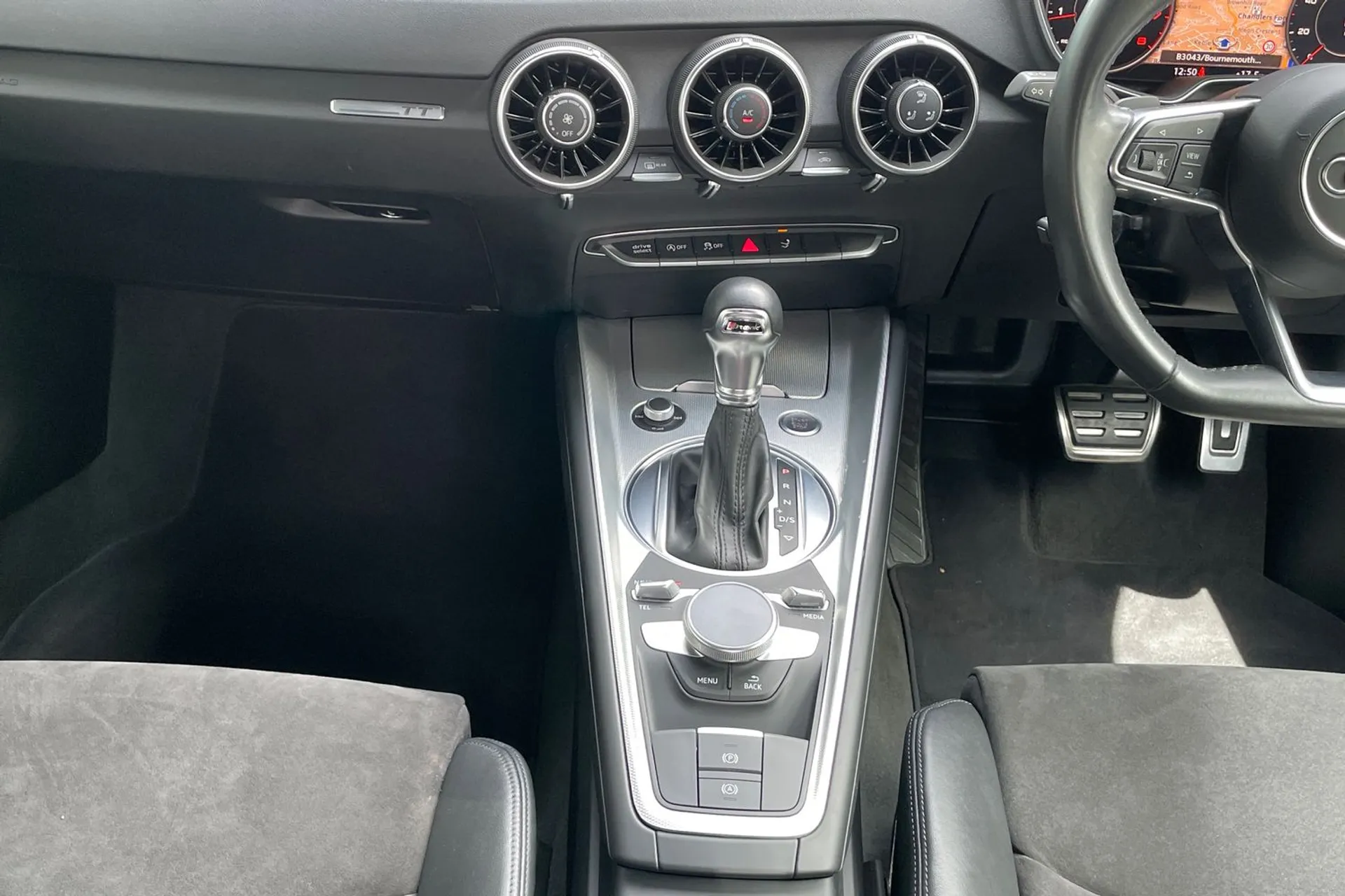 Audi TT thumbnail image number 34
