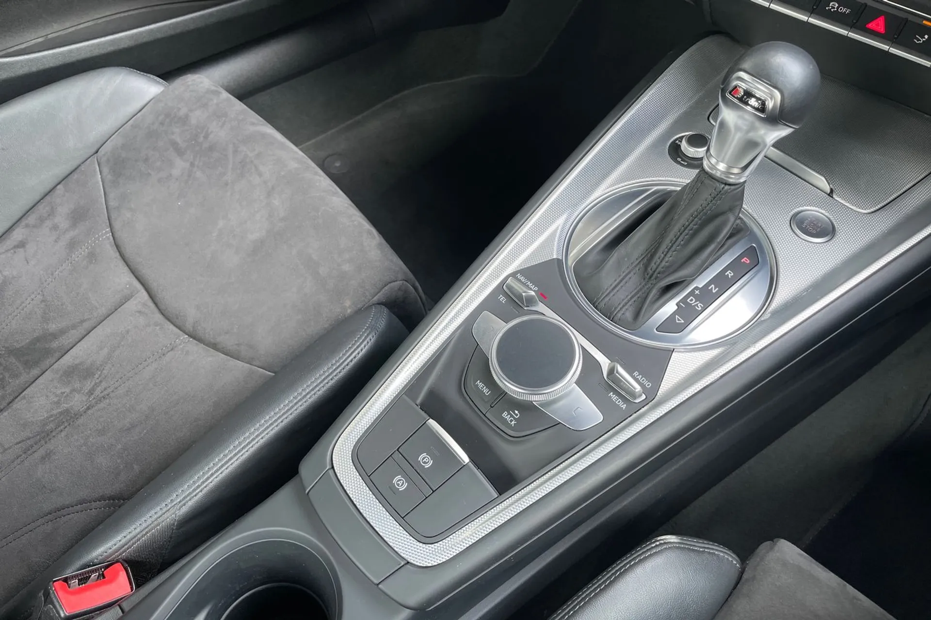 Audi TT thumbnail image number 40