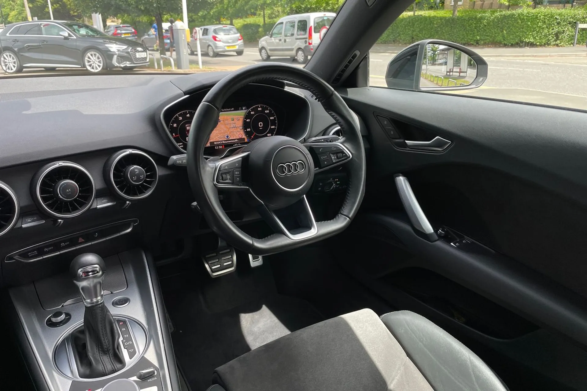 Audi TT thumbnail image number 32