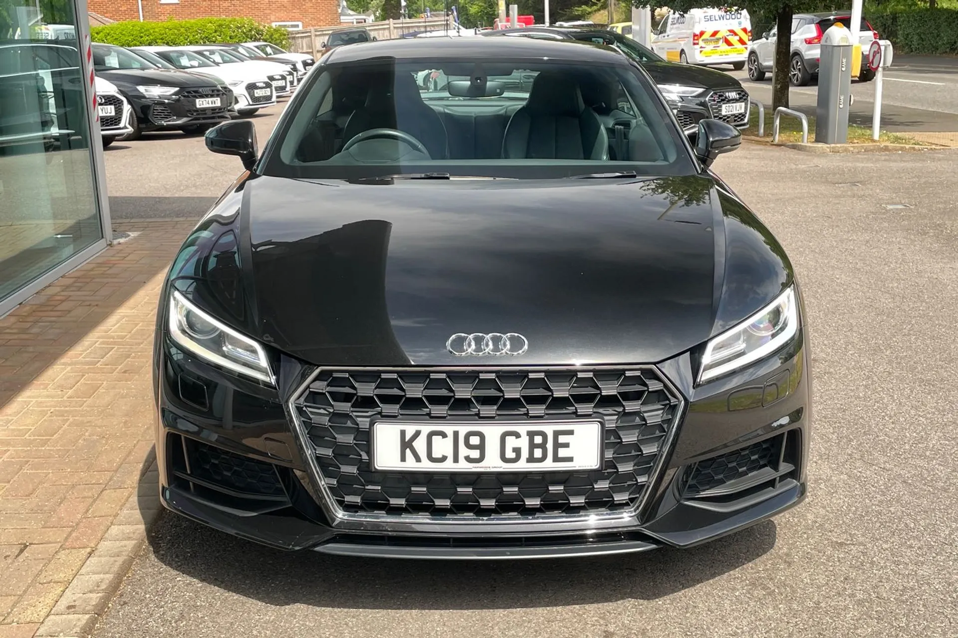 Audi TT thumbnail image number 10