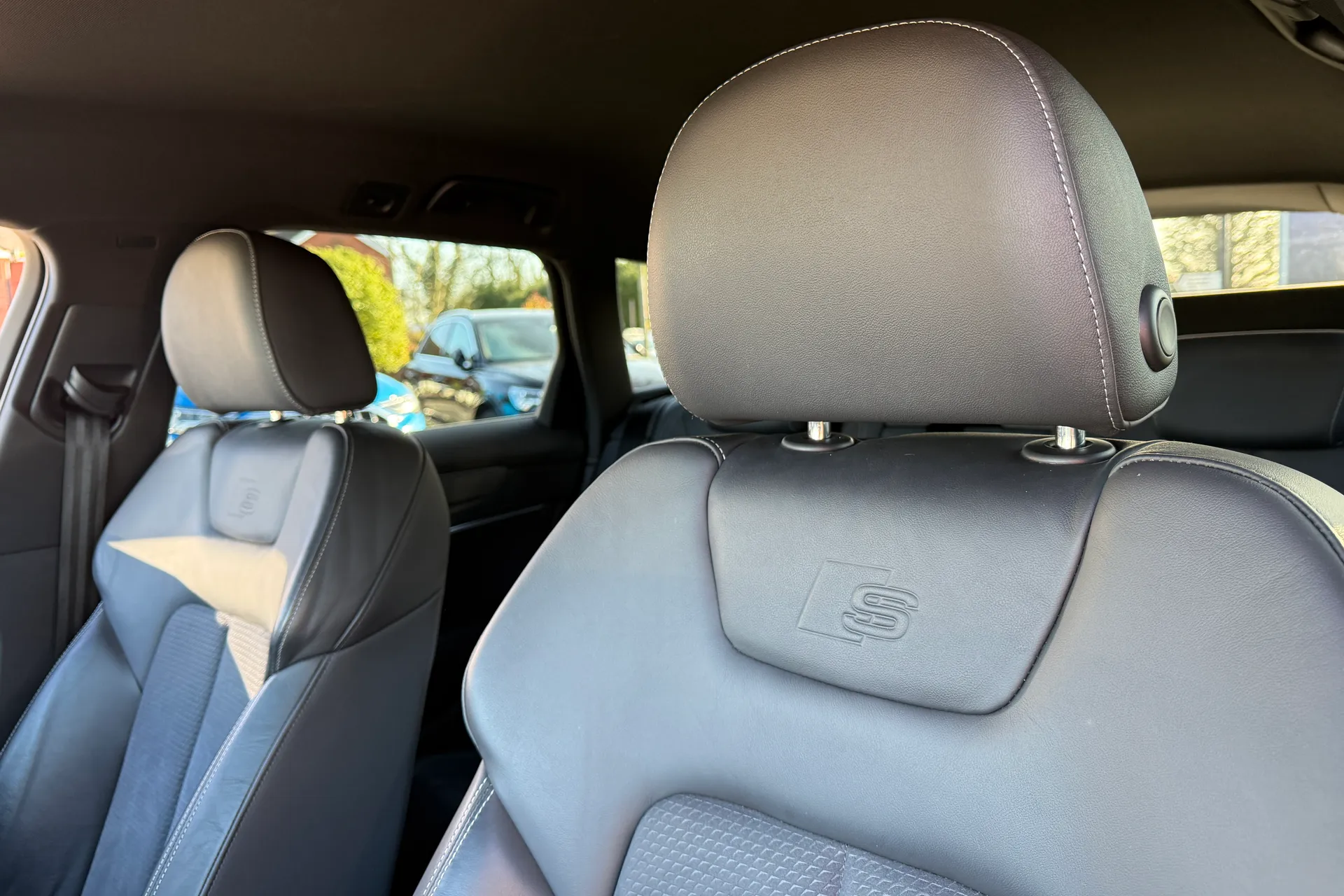 Audi A6 thumbnail image number 30