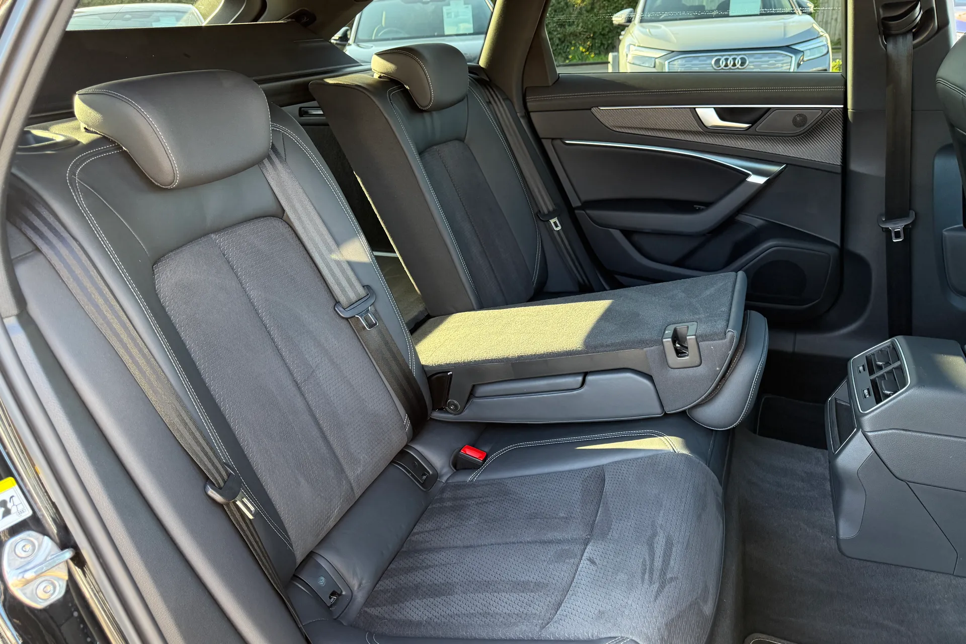 Audi A6 thumbnail image number 46