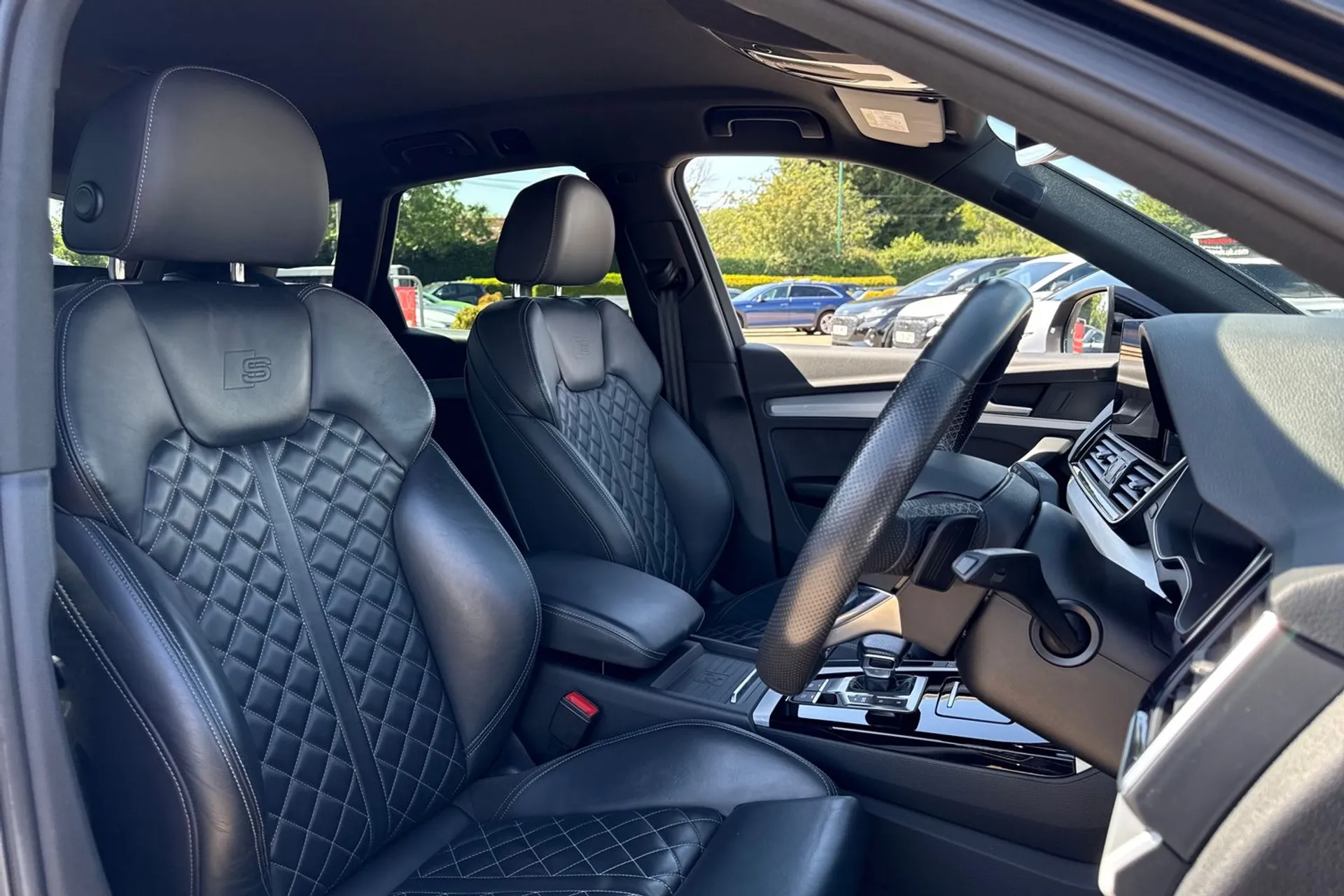 Audi Q5 thumbnail image number 28