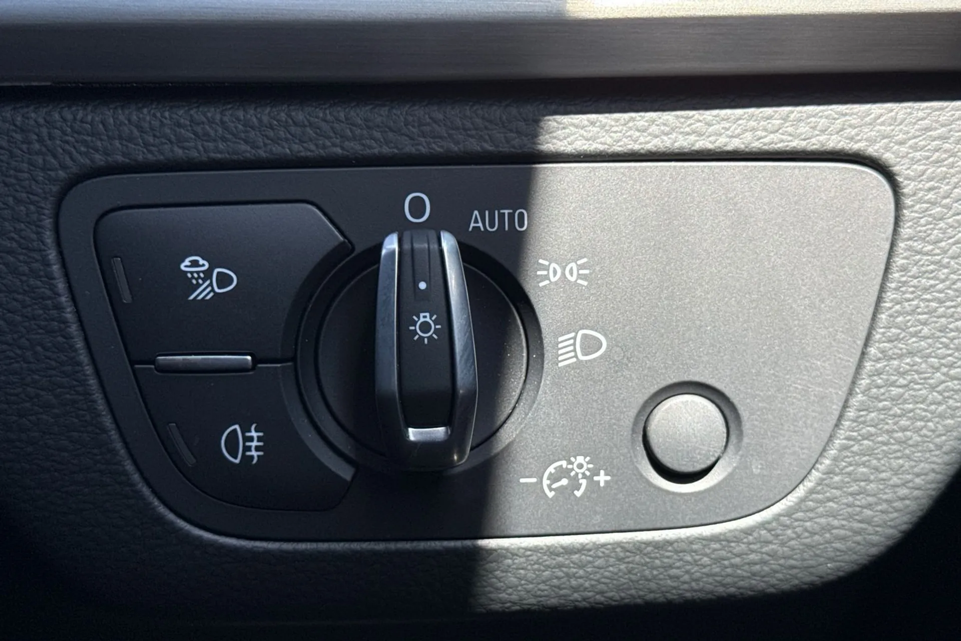 Audi Q5 thumbnail image number 24