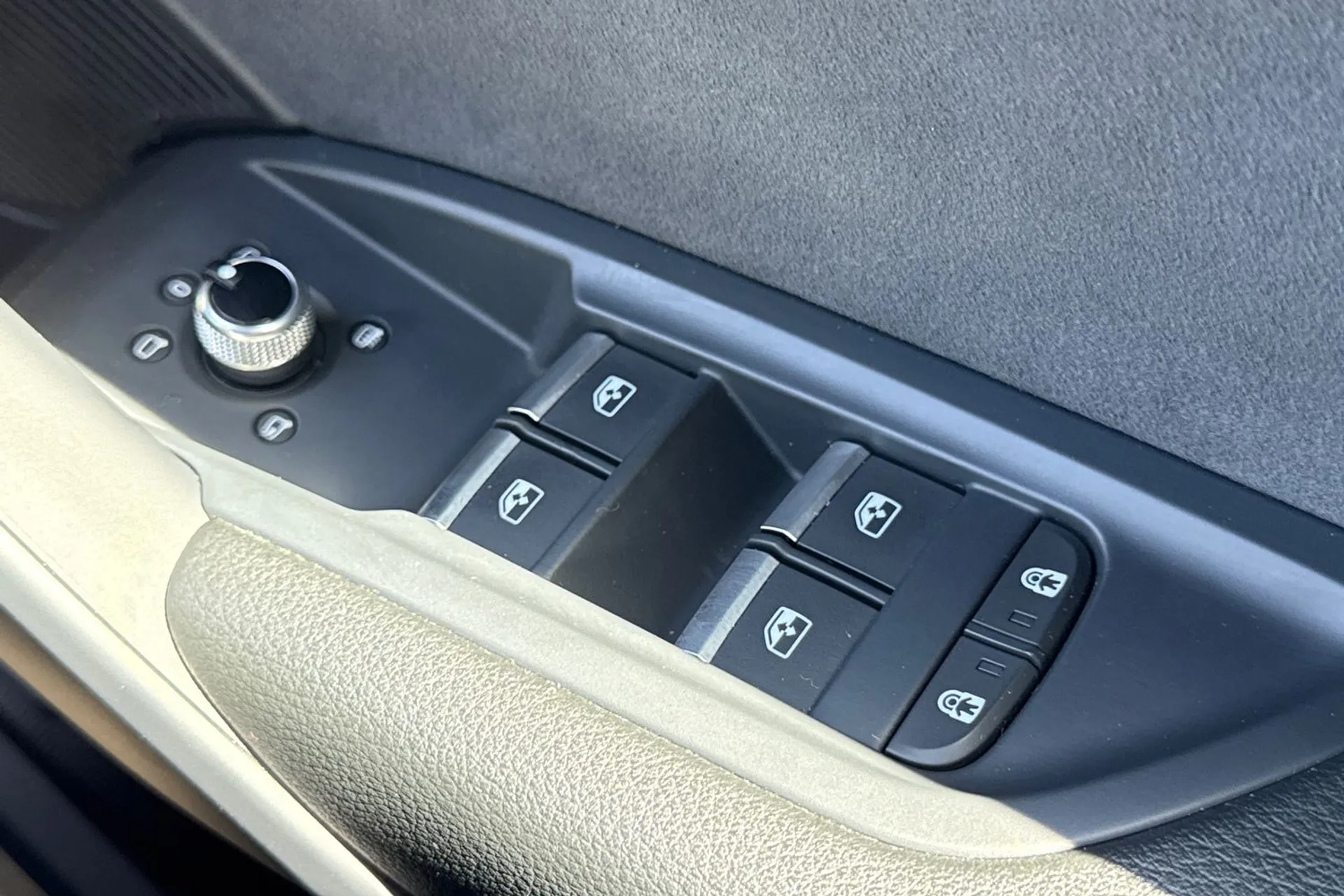 Audi Q5 thumbnail image number 20