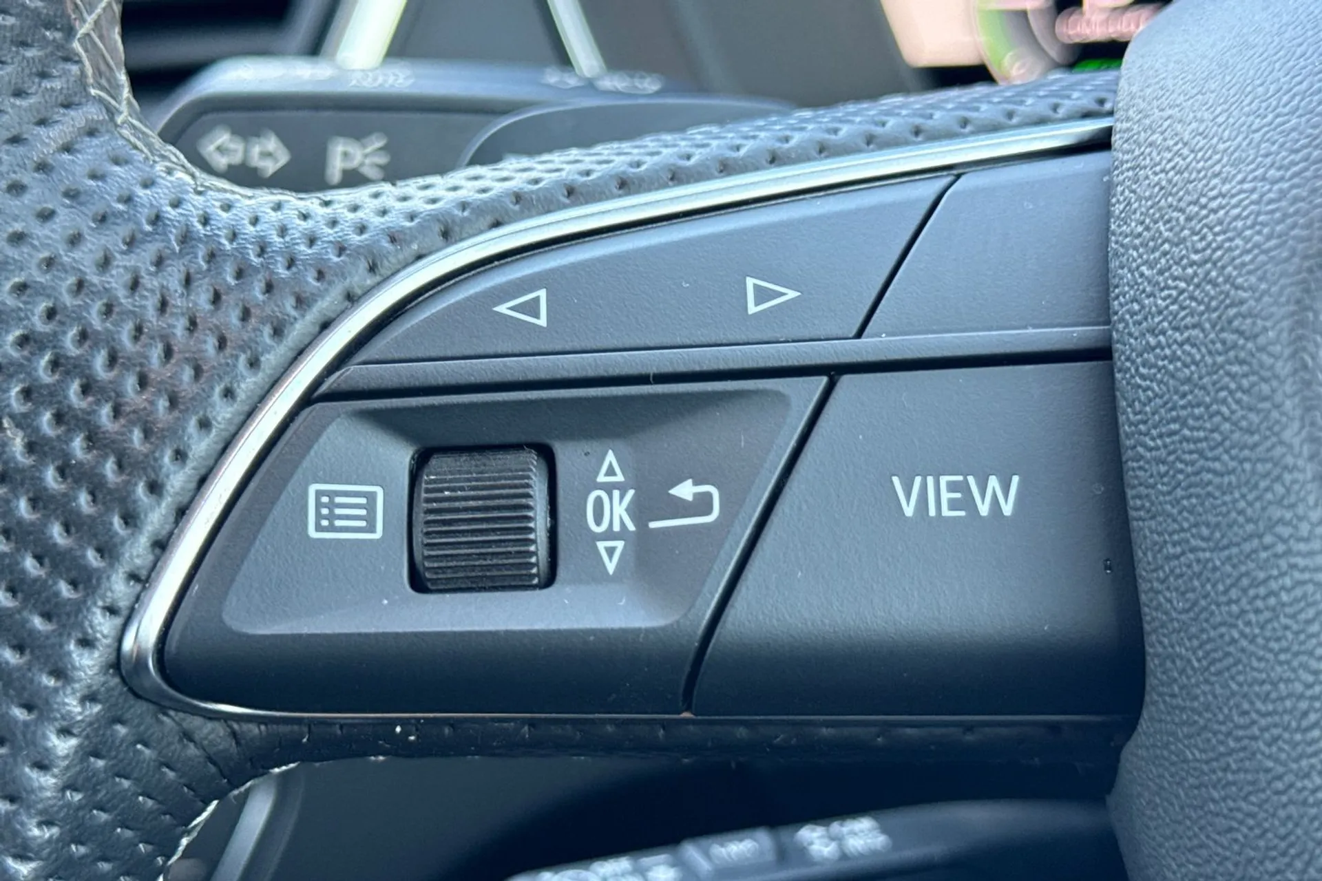 Audi Q5 thumbnail image number 22