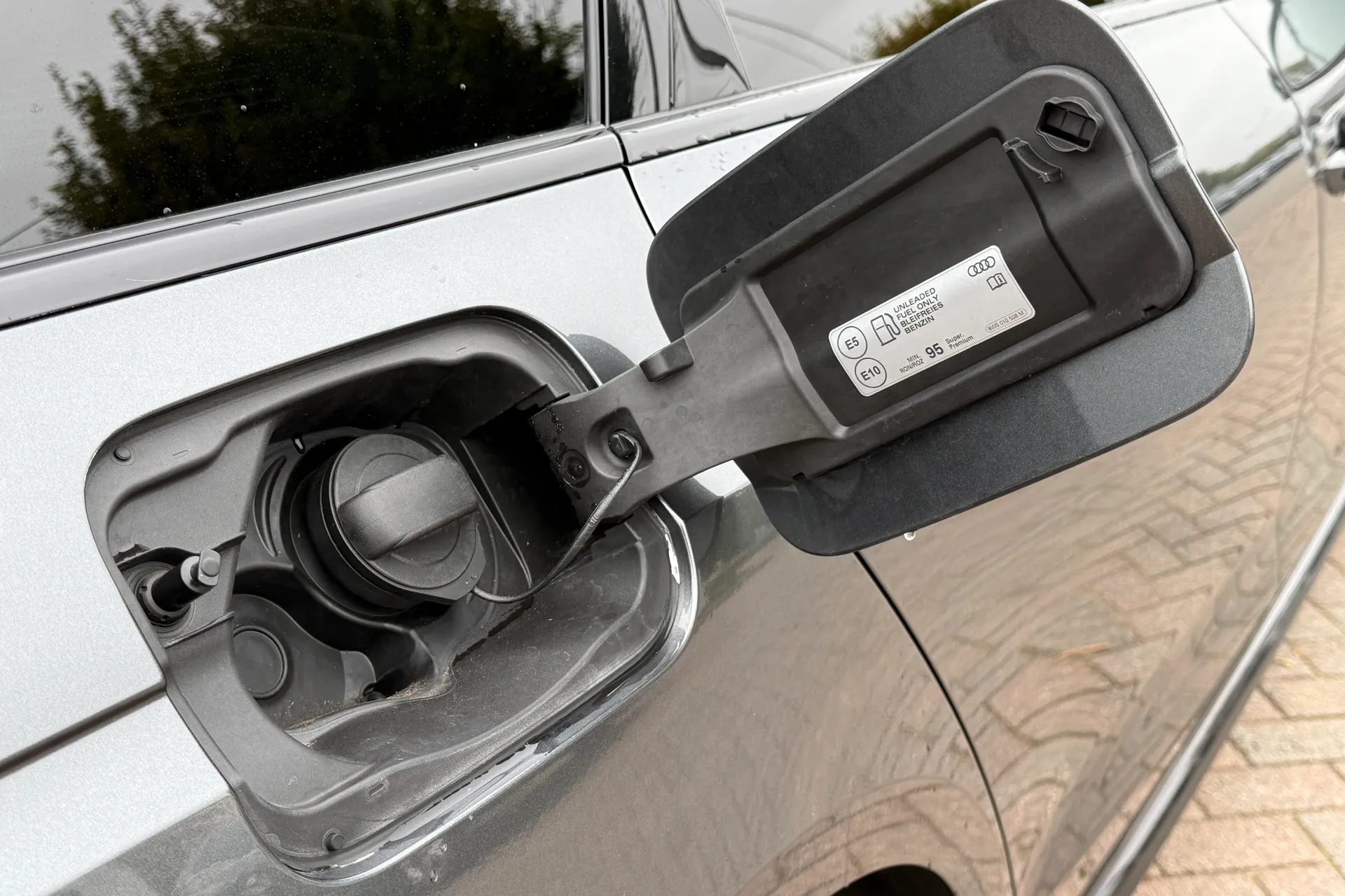 Audi A4 thumbnail image number 49