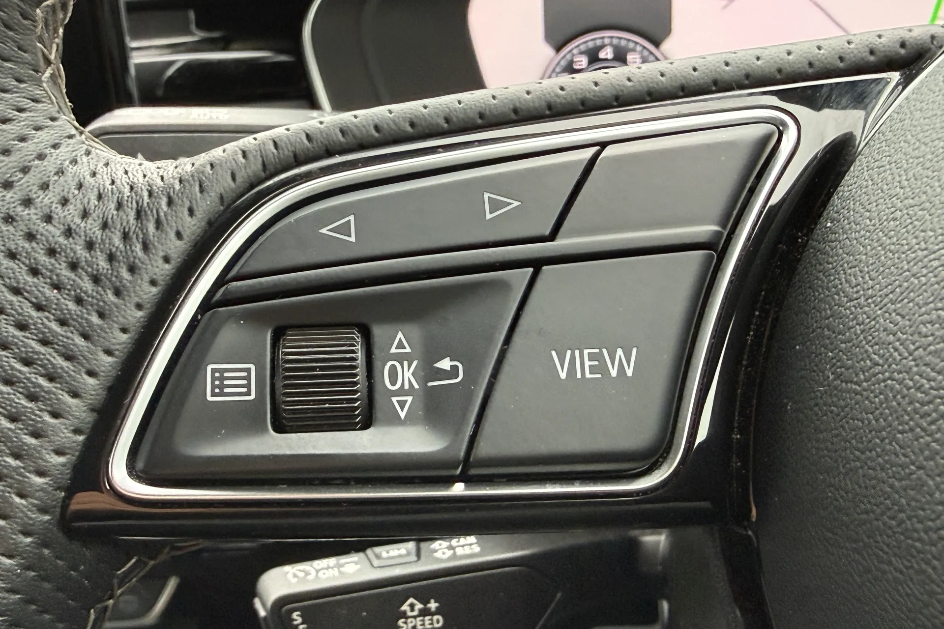 Audi A4 thumbnail image number 17