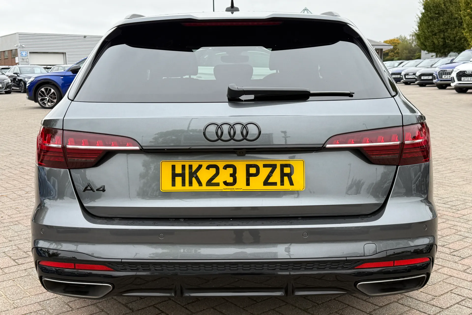 Audi A4 thumbnail image number 28