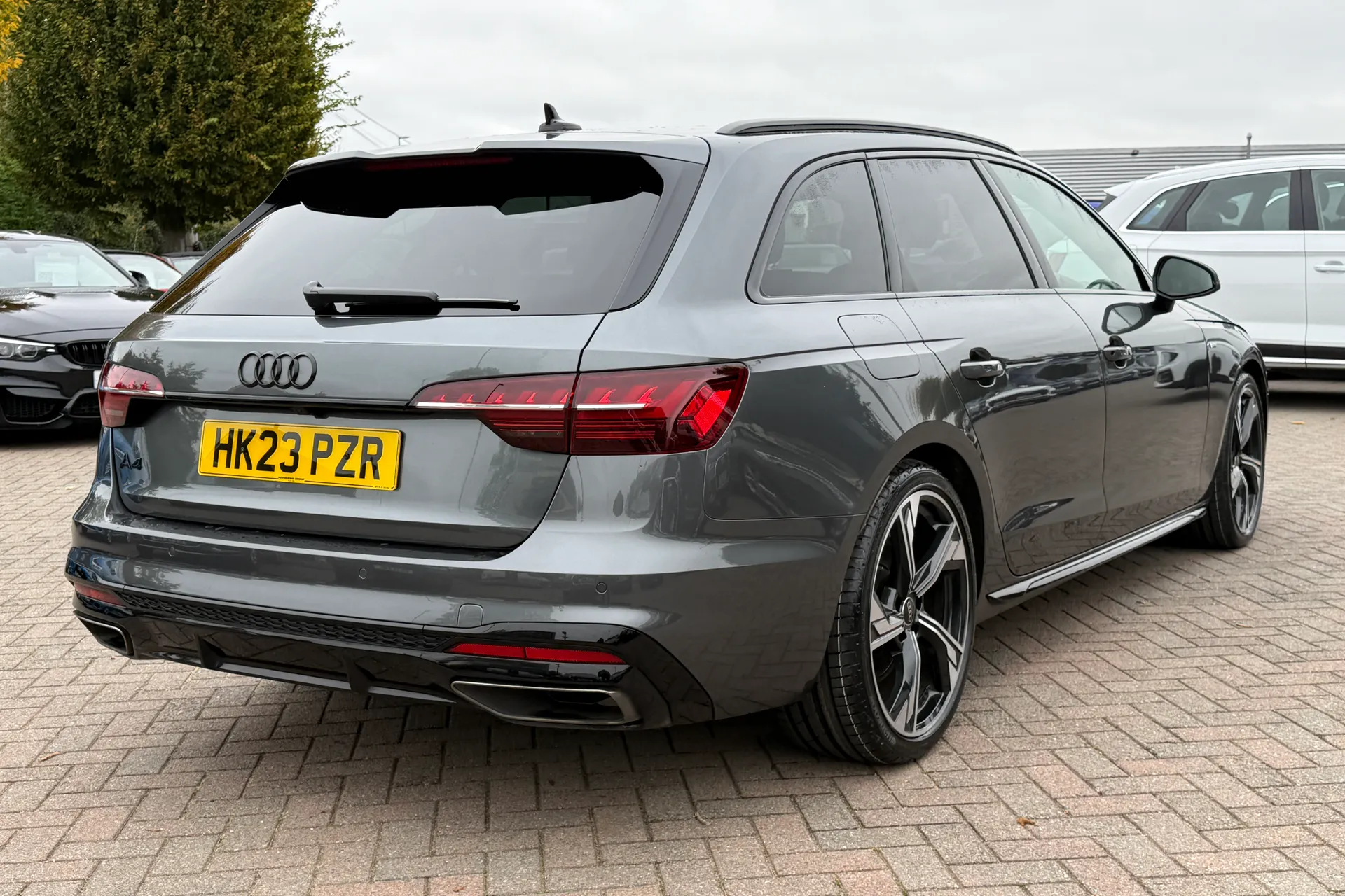 Audi A4 thumbnail image number 27