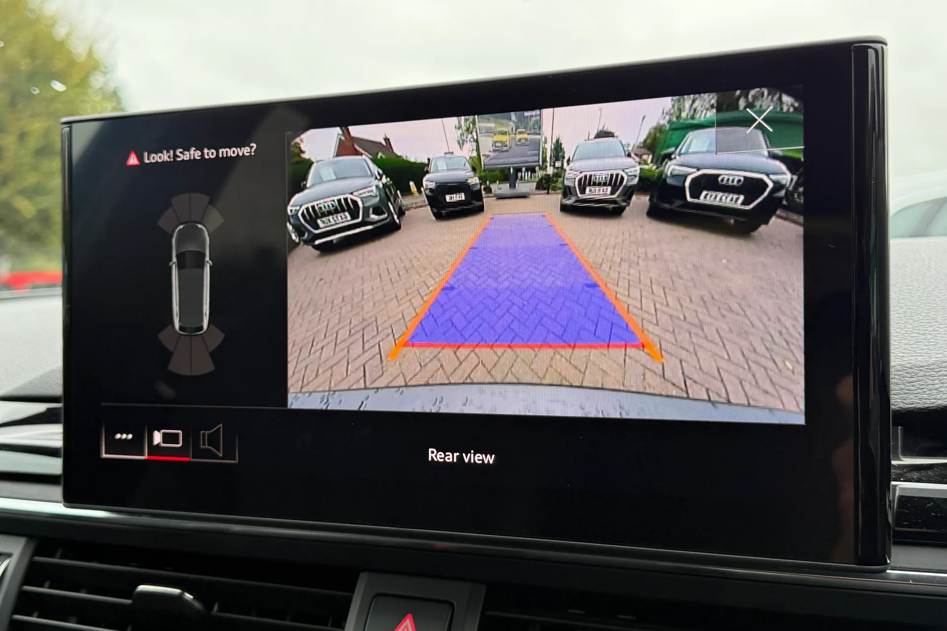 Audi A4 thumbnail image number 4