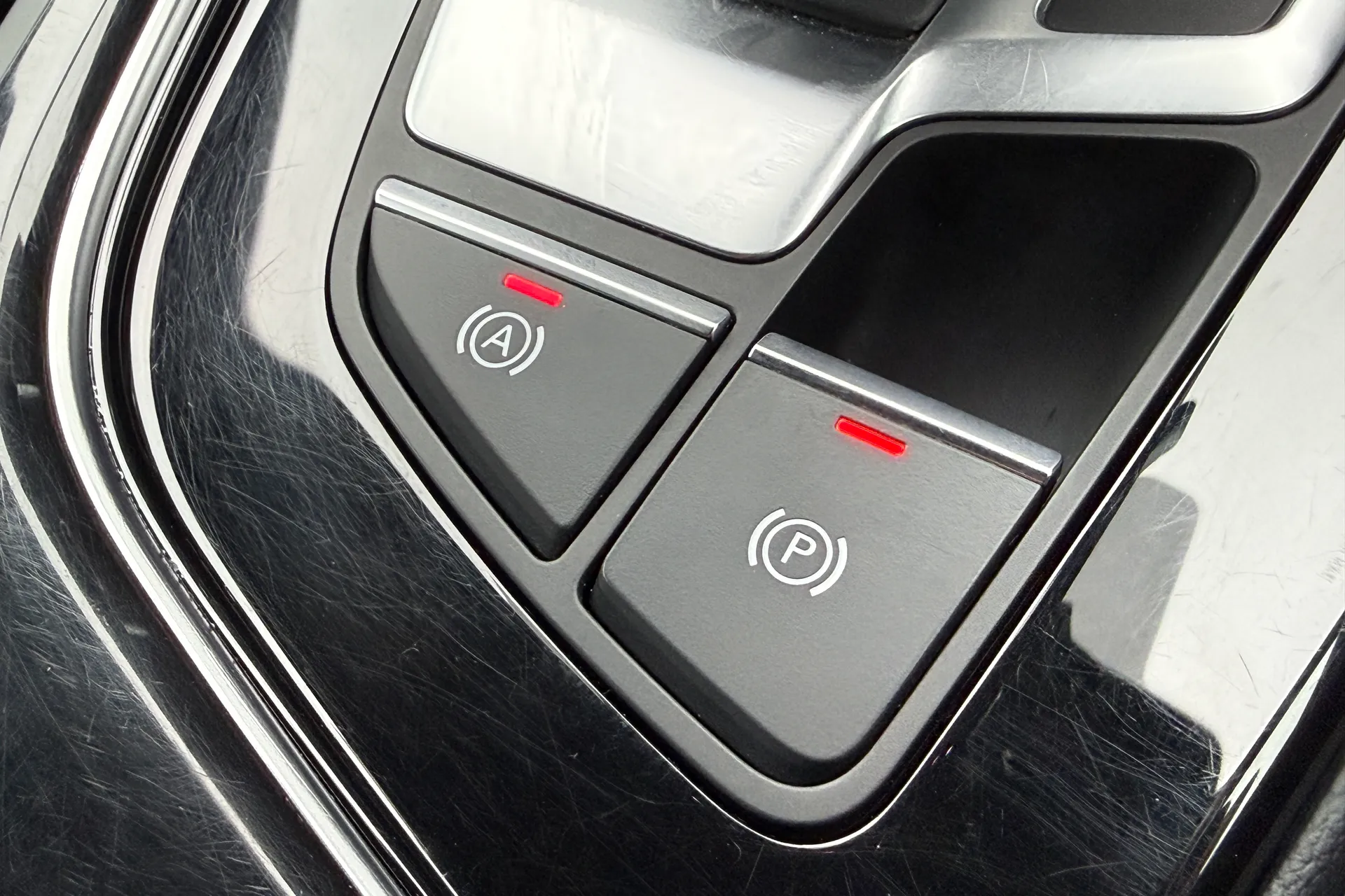 Audi A4 thumbnail image number 36