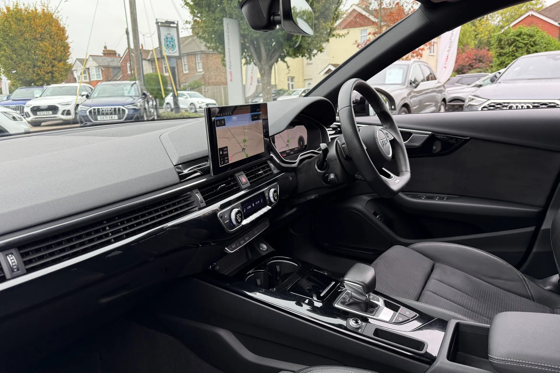 Audi A4 thumbnail image number 25