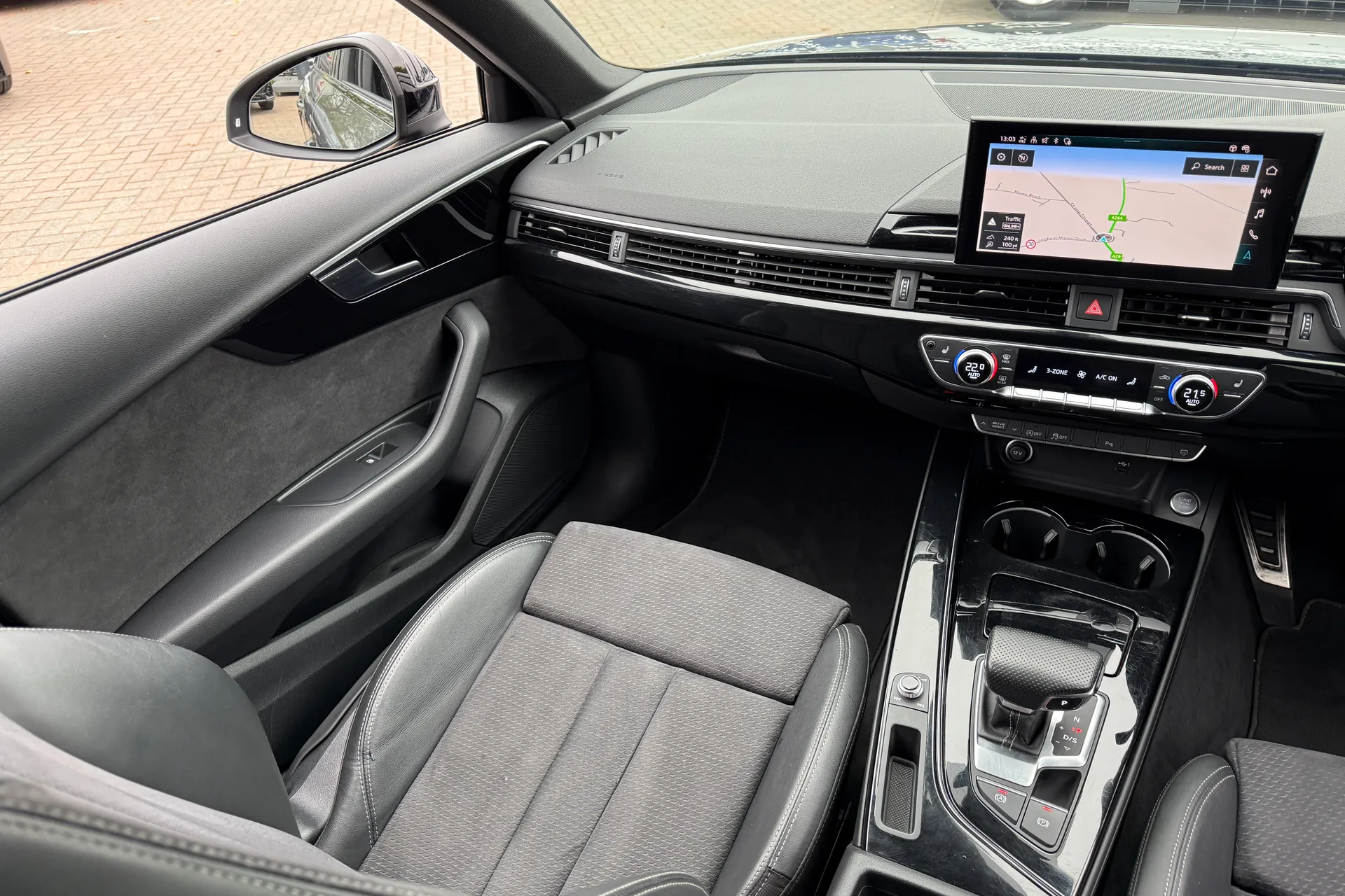 Audi A4 thumbnail image number 34