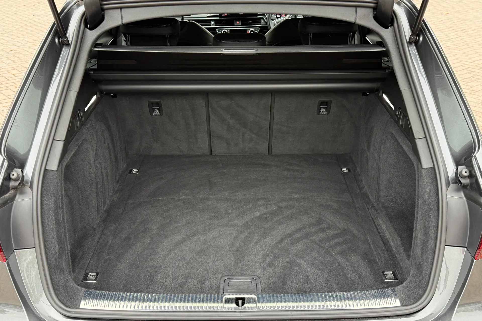 Audi A4 thumbnail image number 30