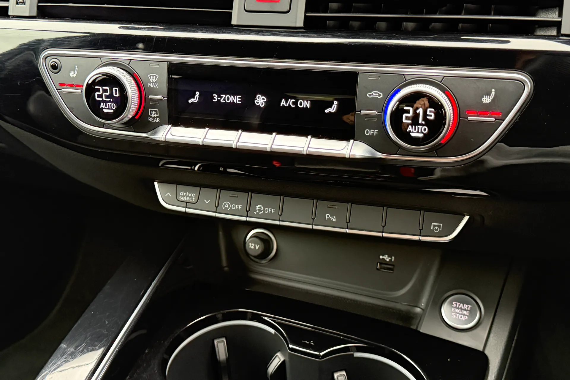 Audi A4 thumbnail image number 13