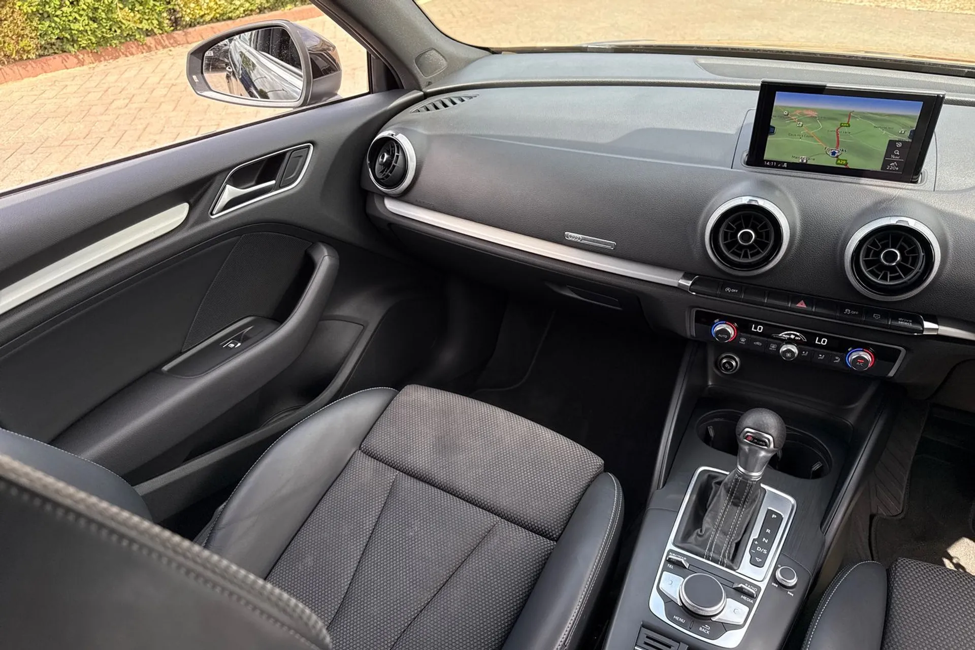 Audi A3 thumbnail image number 31