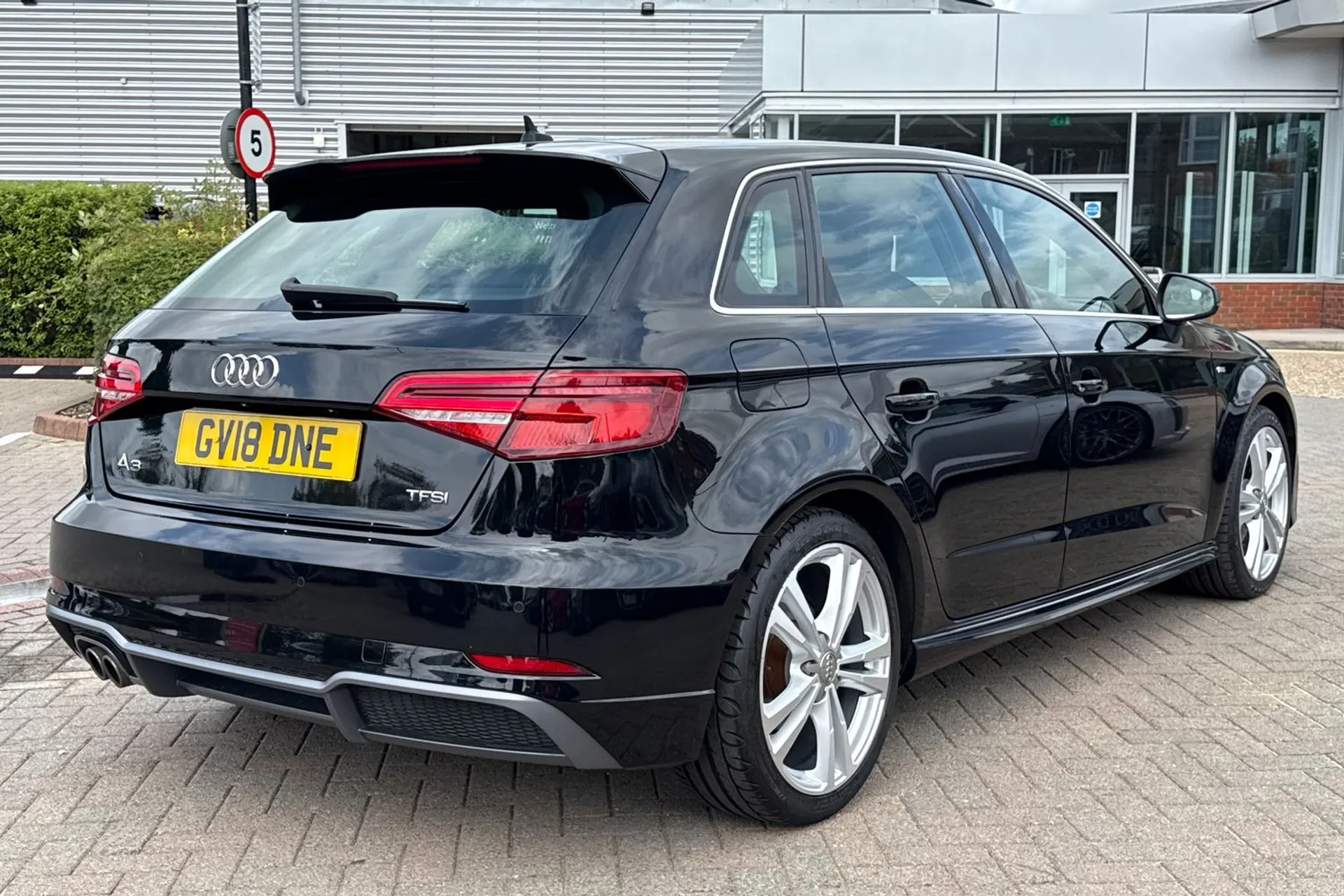 Audi A3 thumbnail image number 4