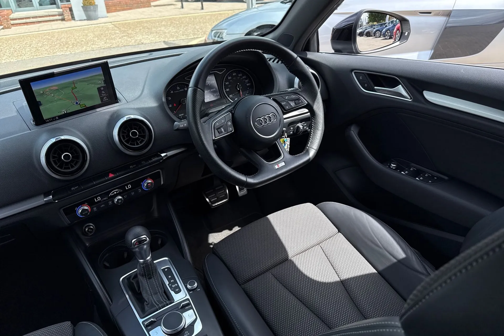 Audi A3 thumbnail image number 35