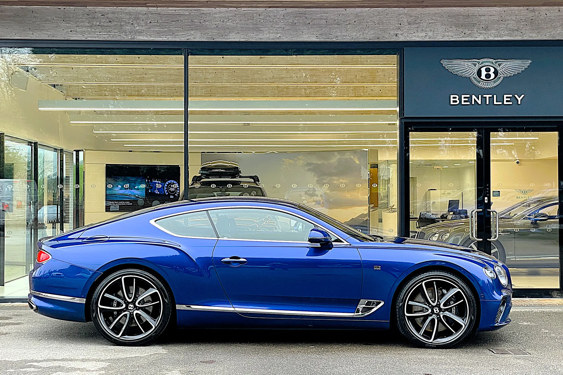 Bentley CONTINENTAL GT thumbnail image number 2