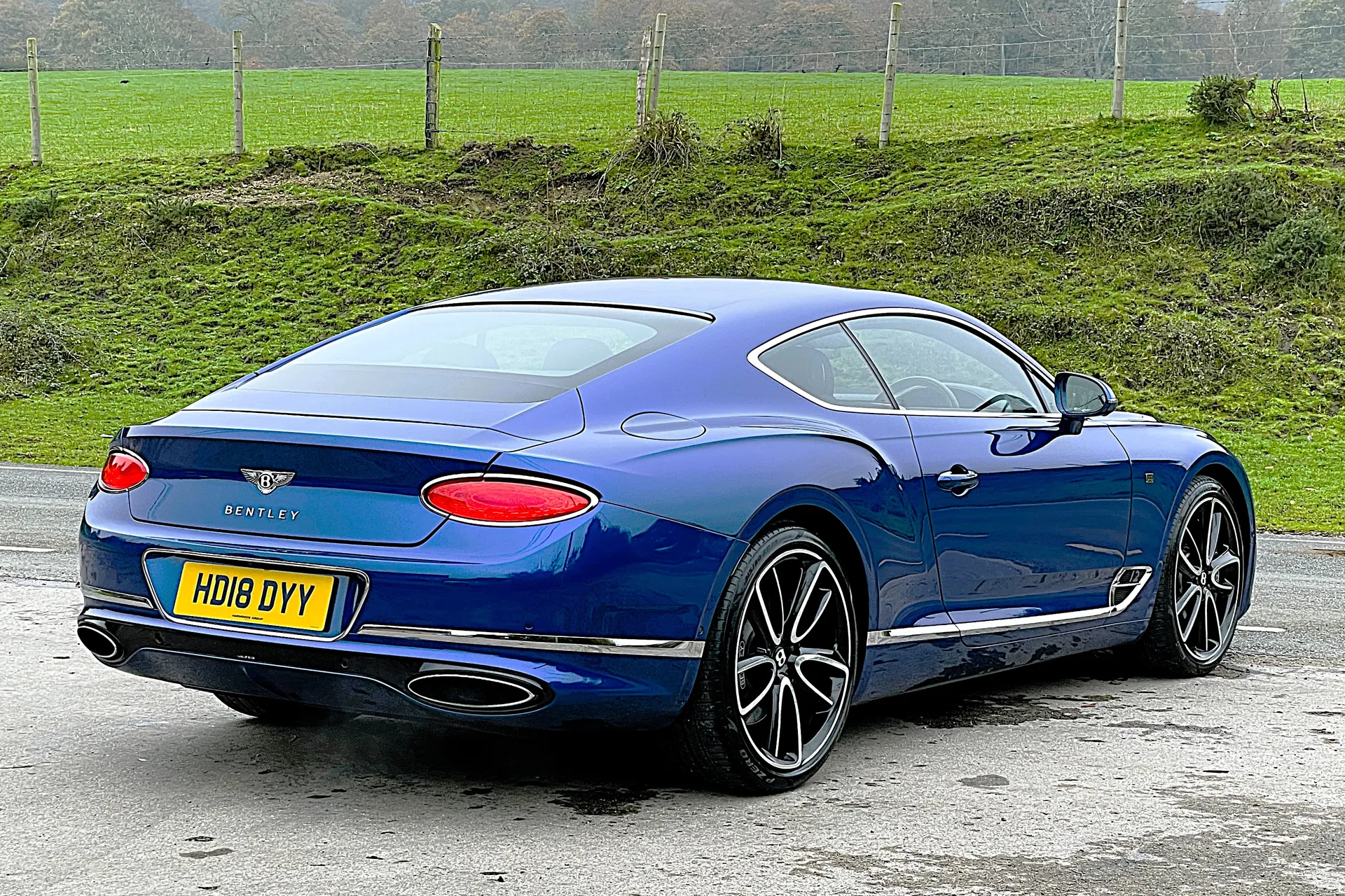 Bentley CONTINENTAL GT thumbnail image number 9