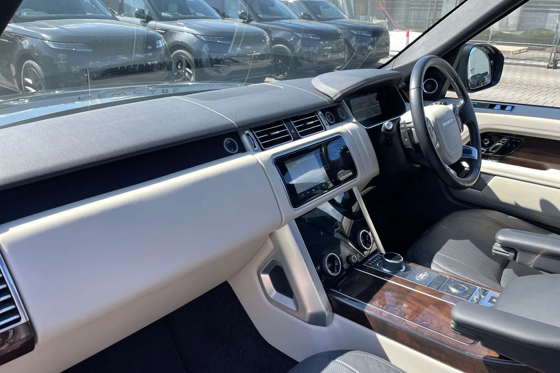 LAND ROVER RANGE ROVER thumbnail image number 38