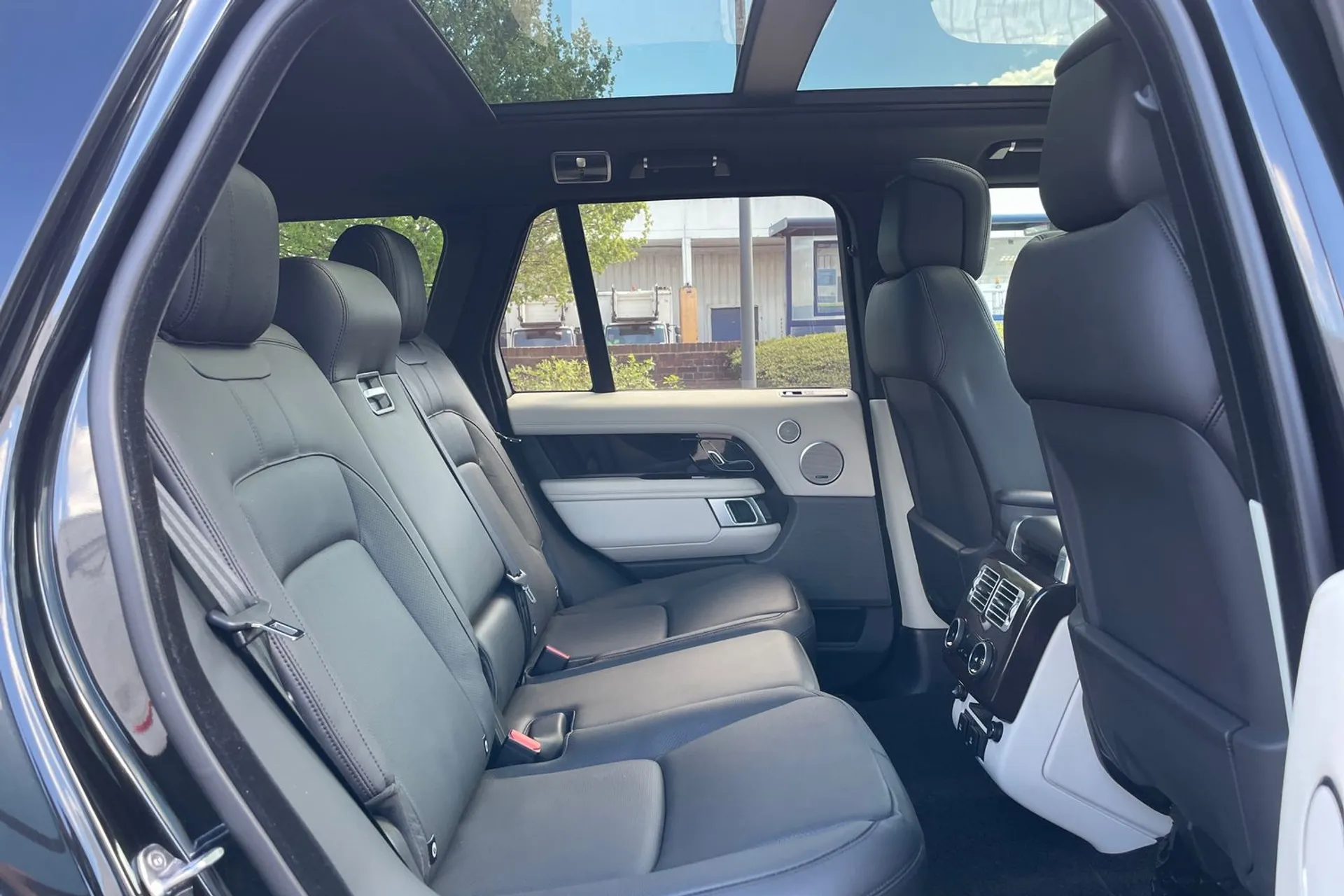 LAND ROVER RANGE ROVER thumbnail image number 29
