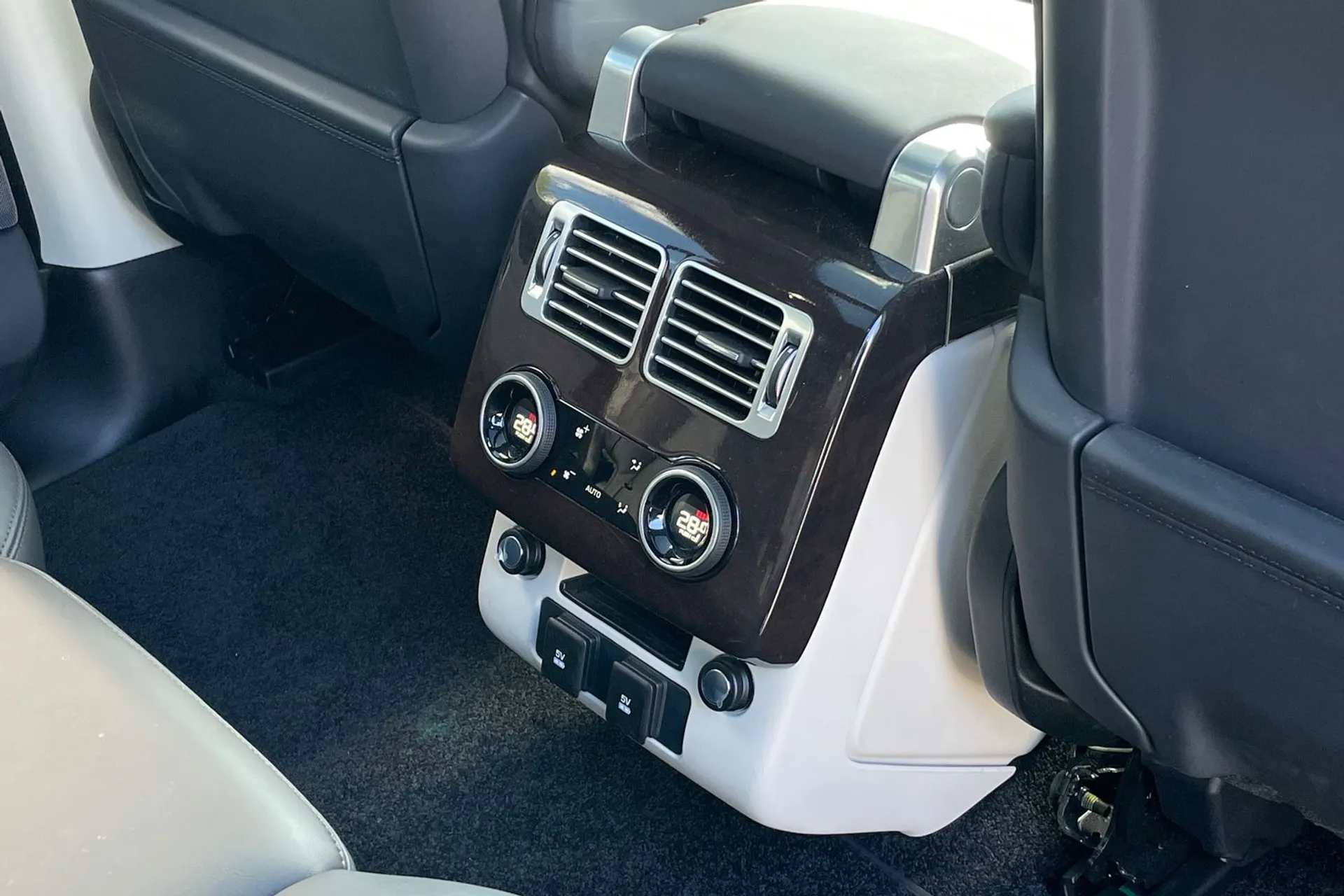 LAND ROVER RANGE ROVER thumbnail image number 31