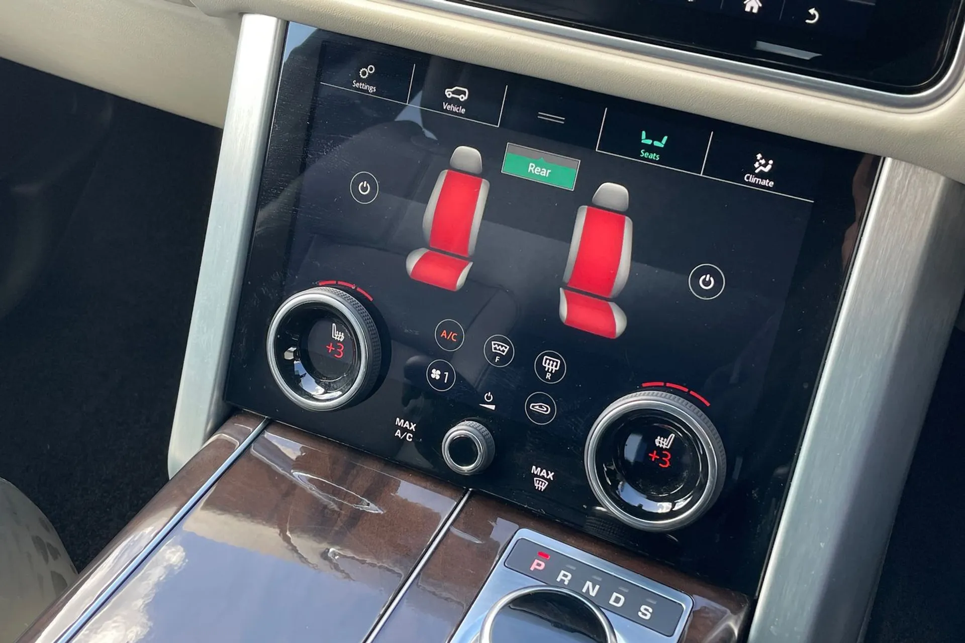 LAND ROVER RANGE ROVER thumbnail image number 32