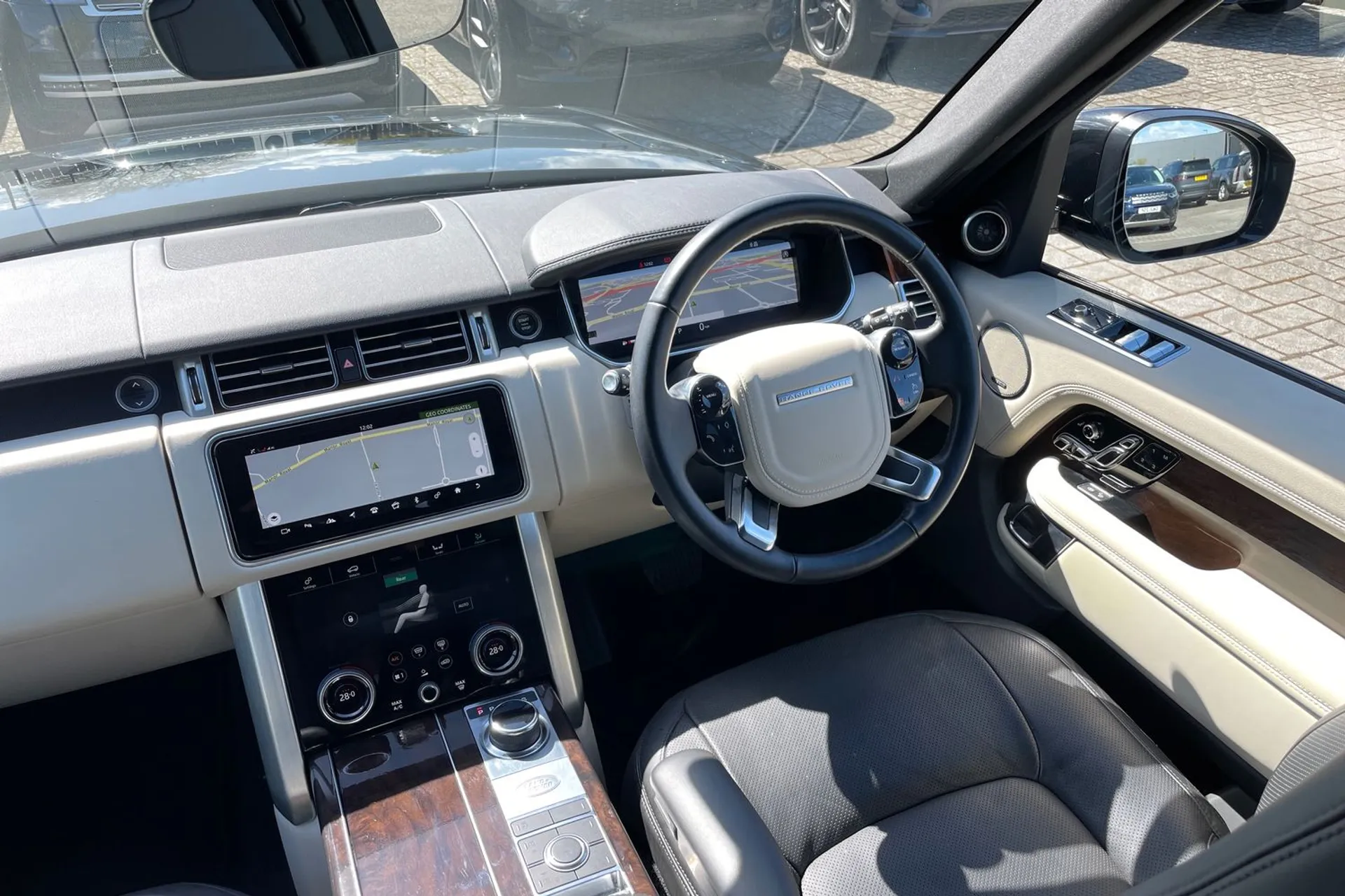 LAND ROVER RANGE ROVER thumbnail image number 20