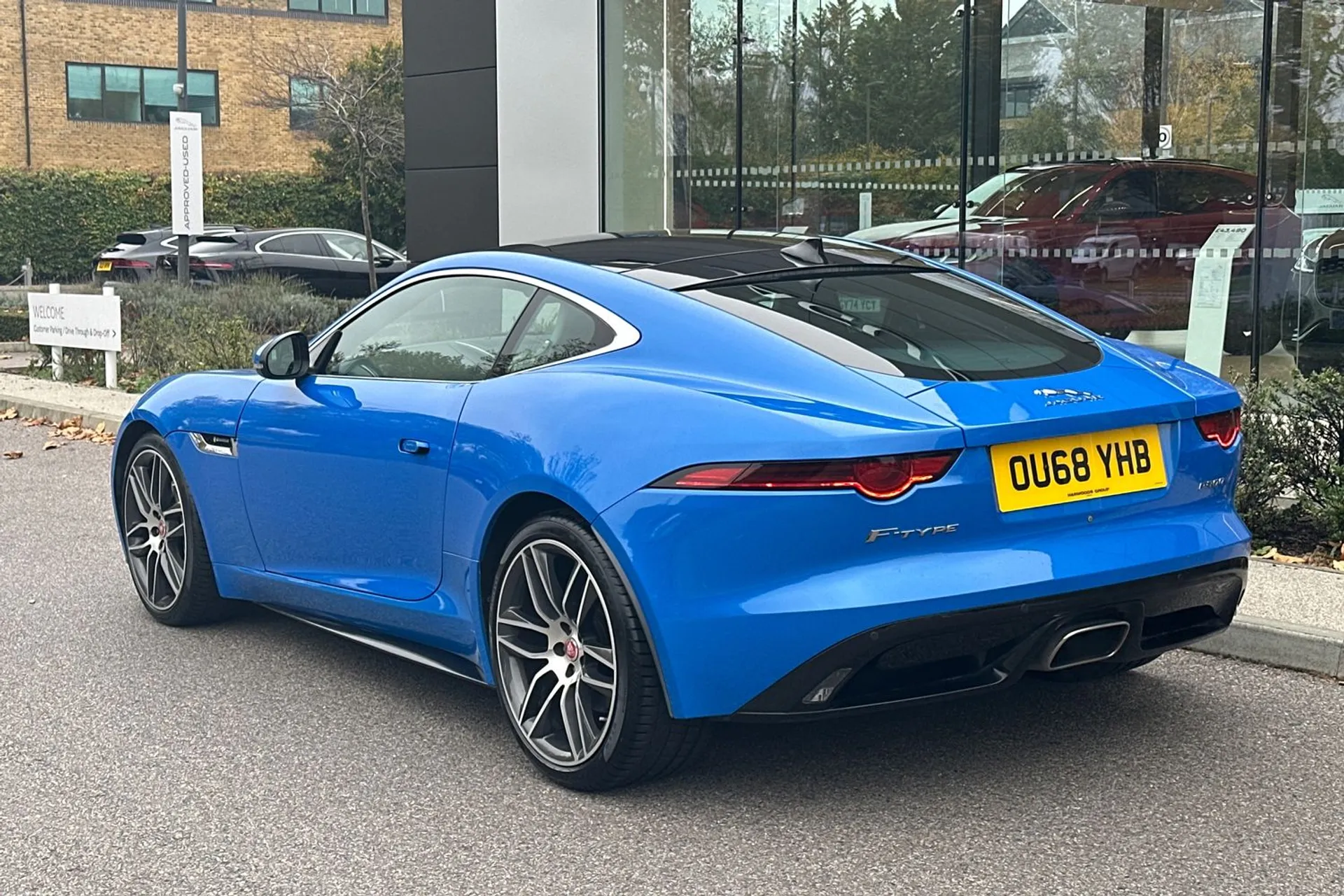 Jaguar F-TYPE thumbnail image number 27