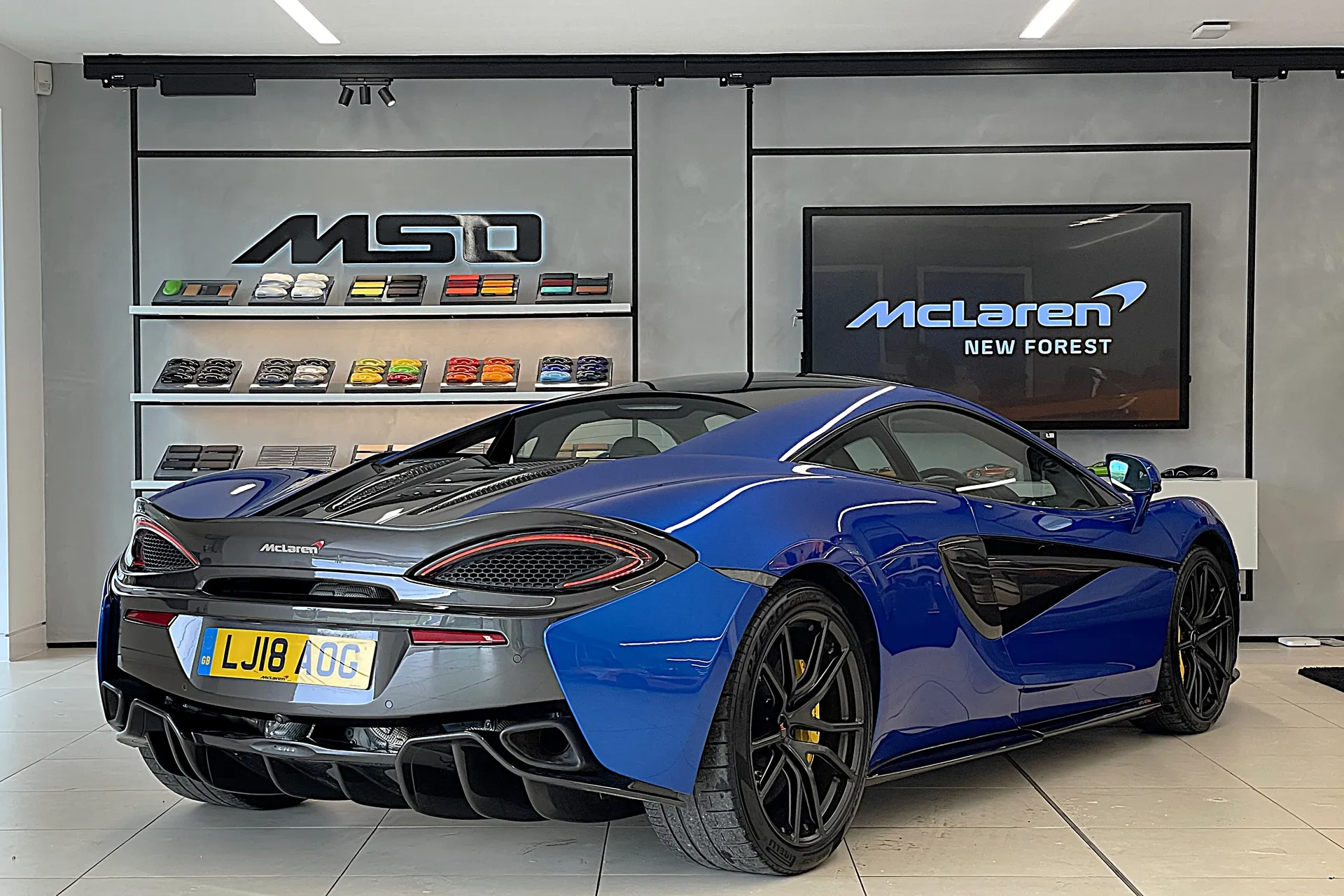 McLaren 570 thumbnail image number 11