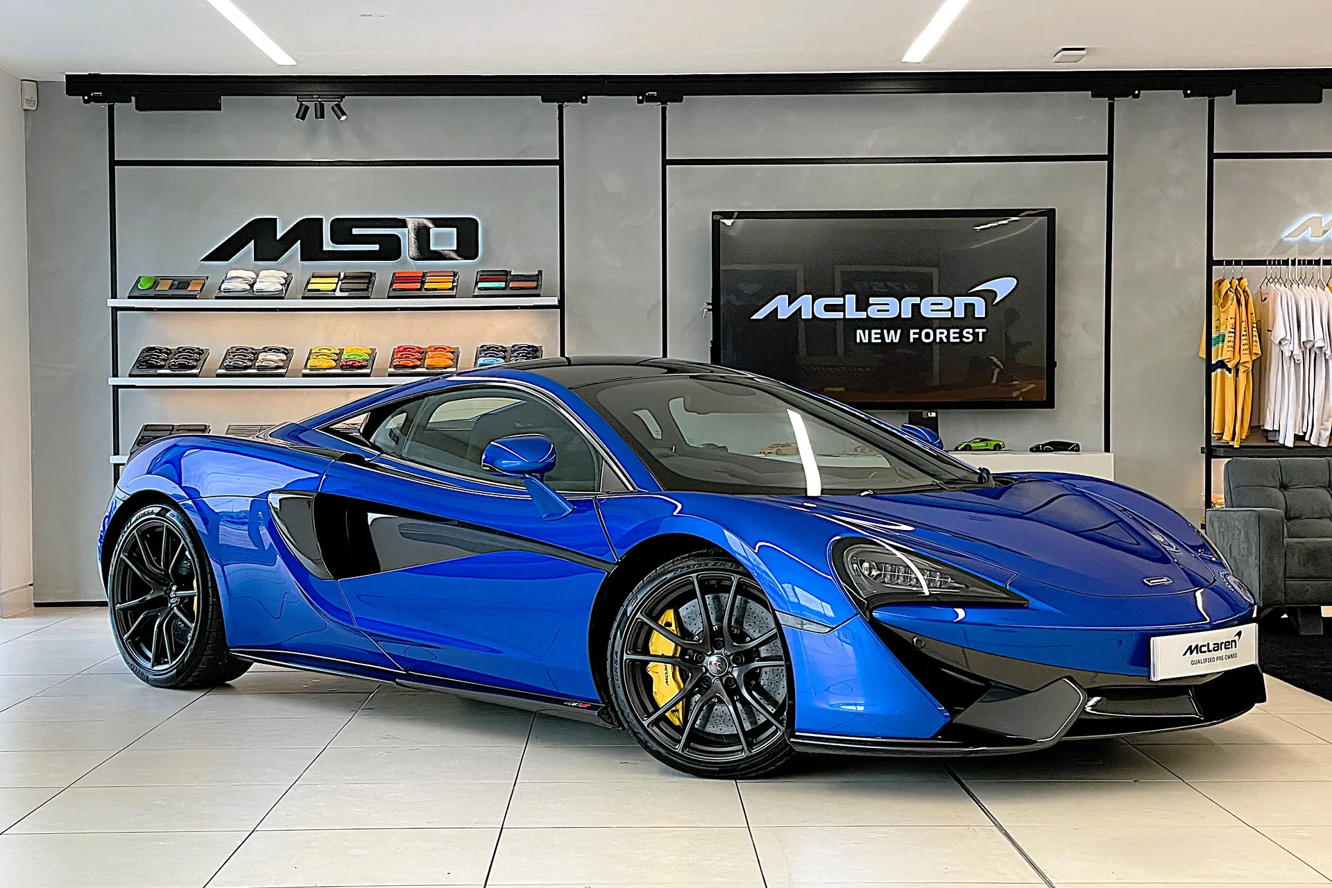 McLaren 570 focused image